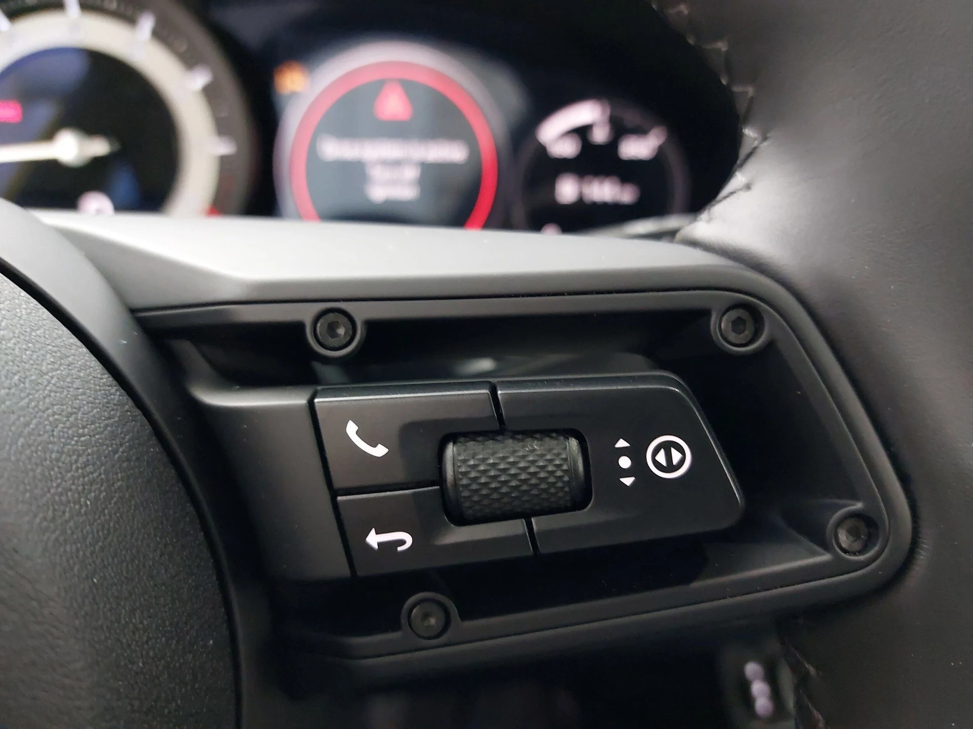 mph015_3180531492_db4982e67d67e0c2ab60eca8bd409703x_d65bf274db