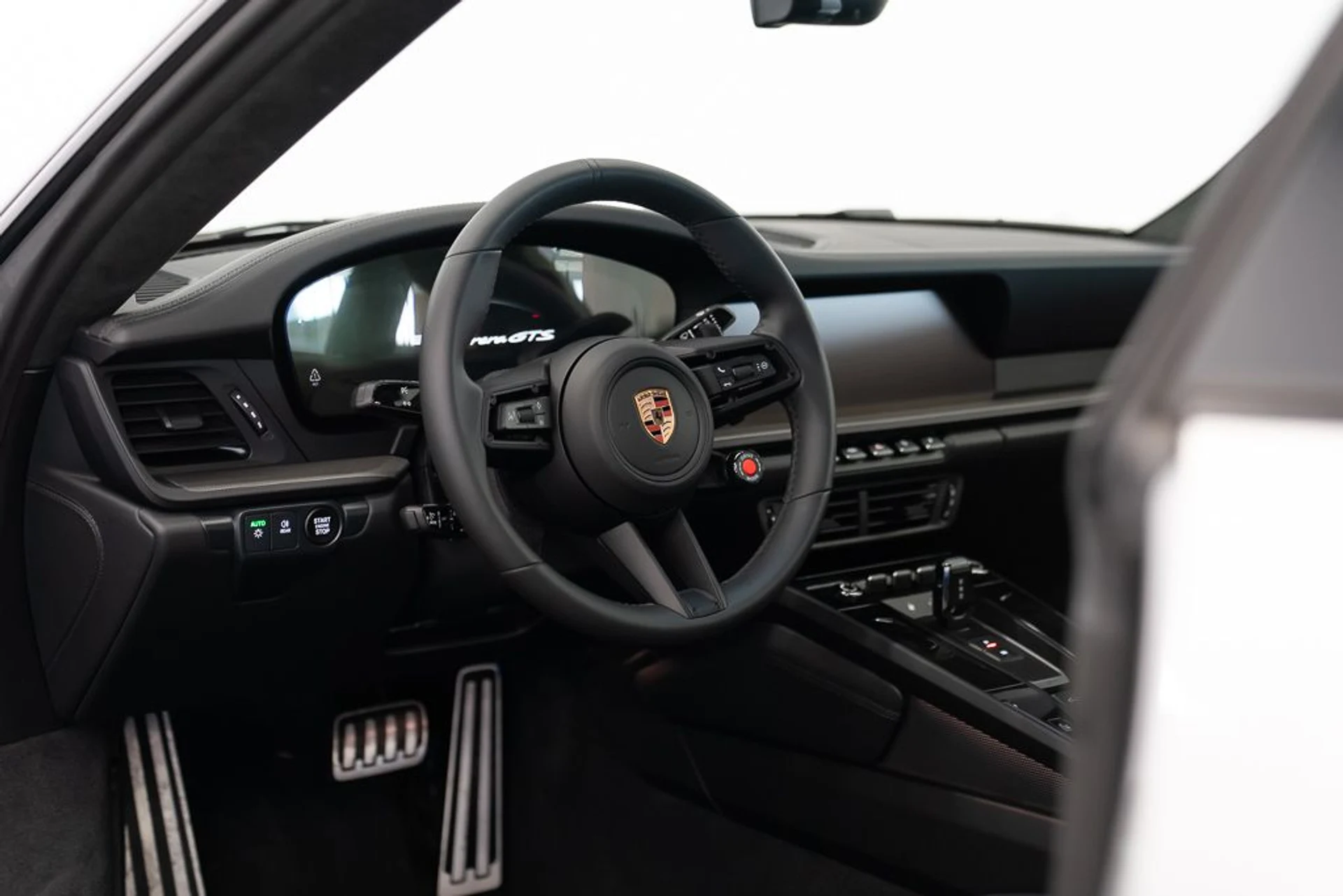 mph015_3187965721_porsche_911_2026_jpg_v_1775165756_d30dad076a