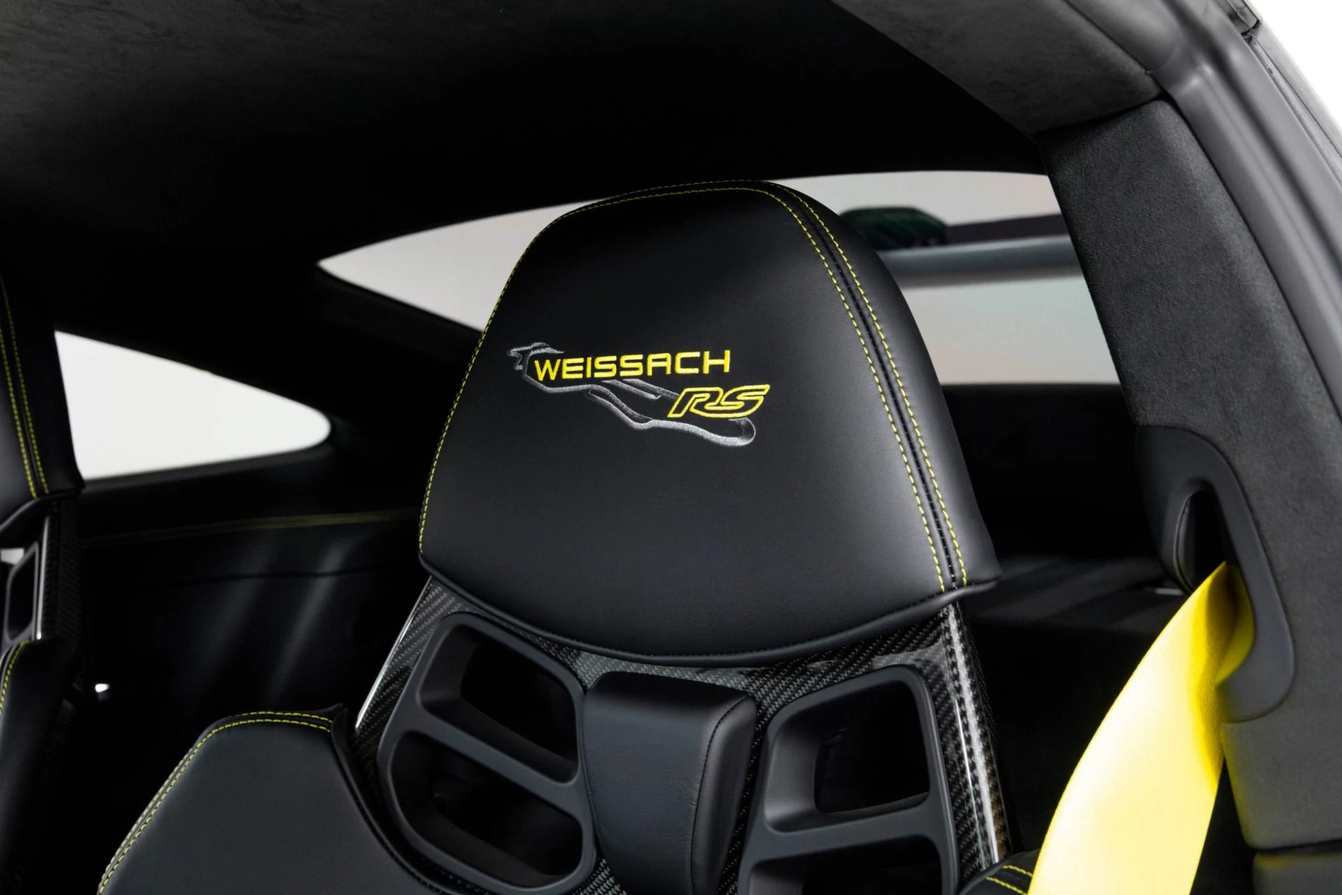 mph015_3195040469_Used_2025_Porsche_911_GT_3_RS_1763053551_0eceac092e