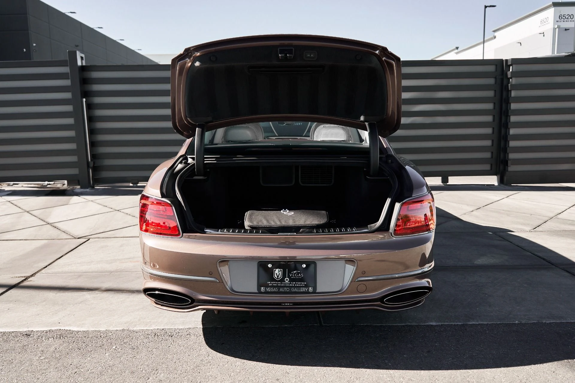 mph015_3206111517_Used_2025_Bentley_Flying_Spur_Speed_1762569175_7d37f255df