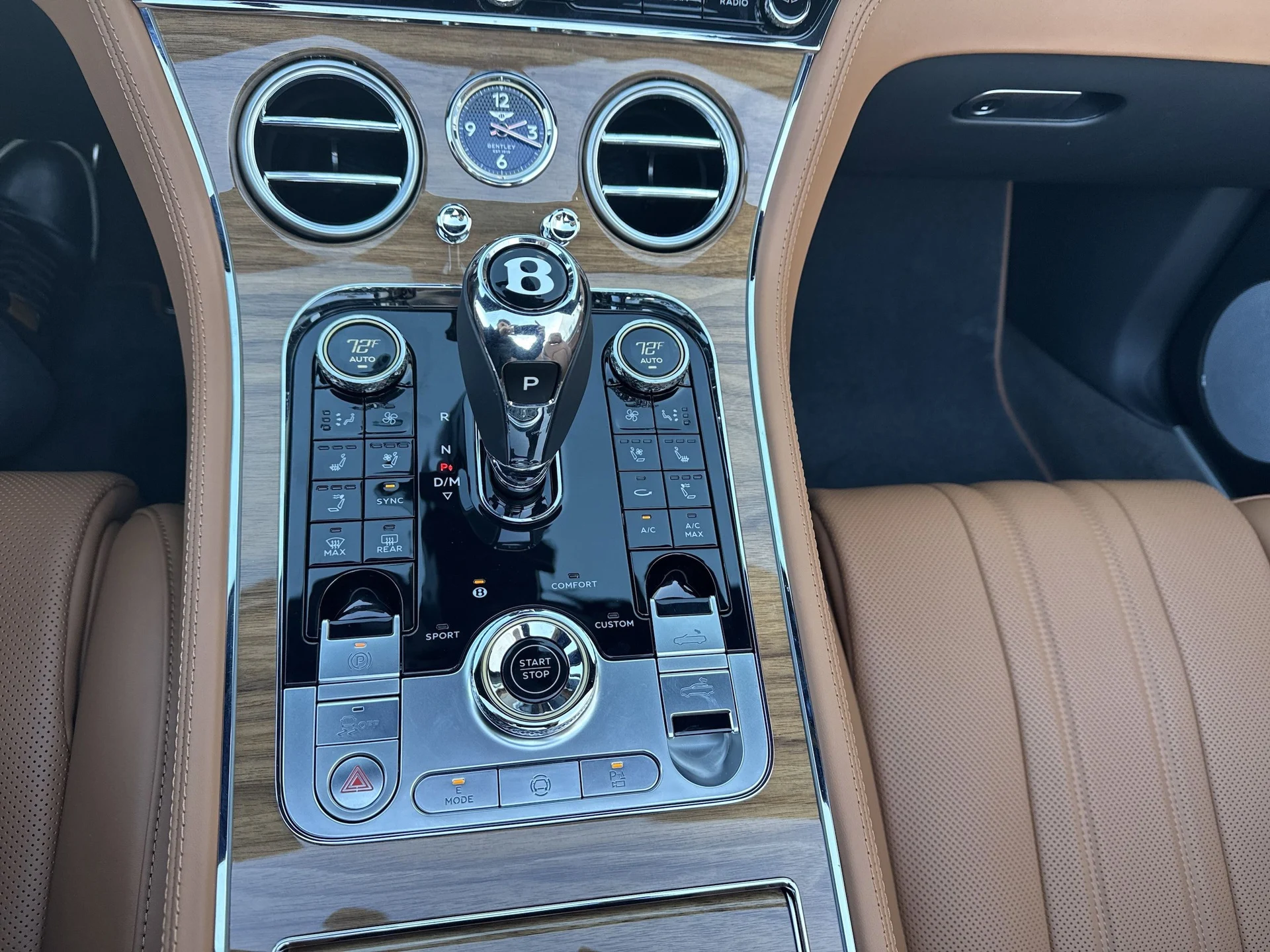 mph015_3206939631_852a8258f27abe14aa3856d88512a901x_2c4b34c429