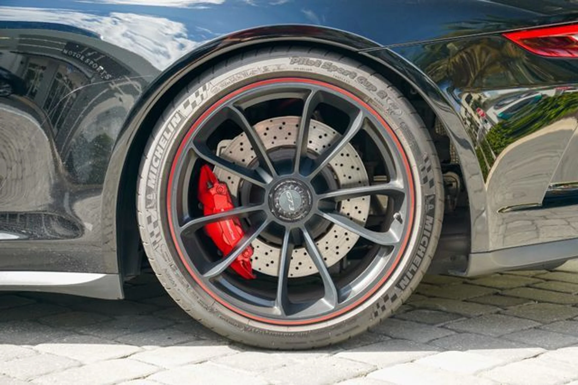 mph015_3208871322_22942361_16_d4939c4471