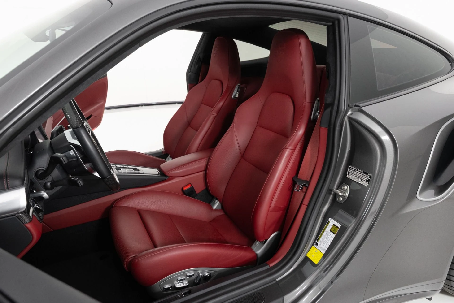 mph015_3218156466_Used_2019_Porsche_911_Turbo_S_1774999640_69b1f45dcd