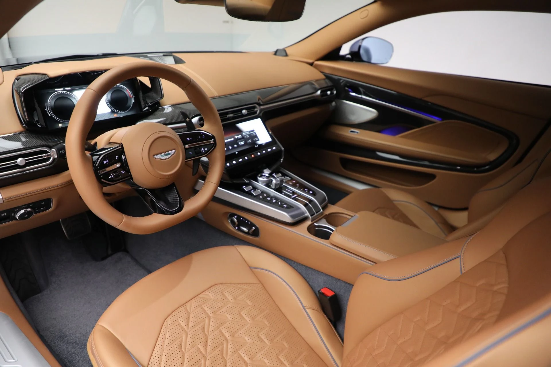 mph015_3219590697_New_2025_Aston_Martin_Vanquish_1738262610_d13cfe0d4f