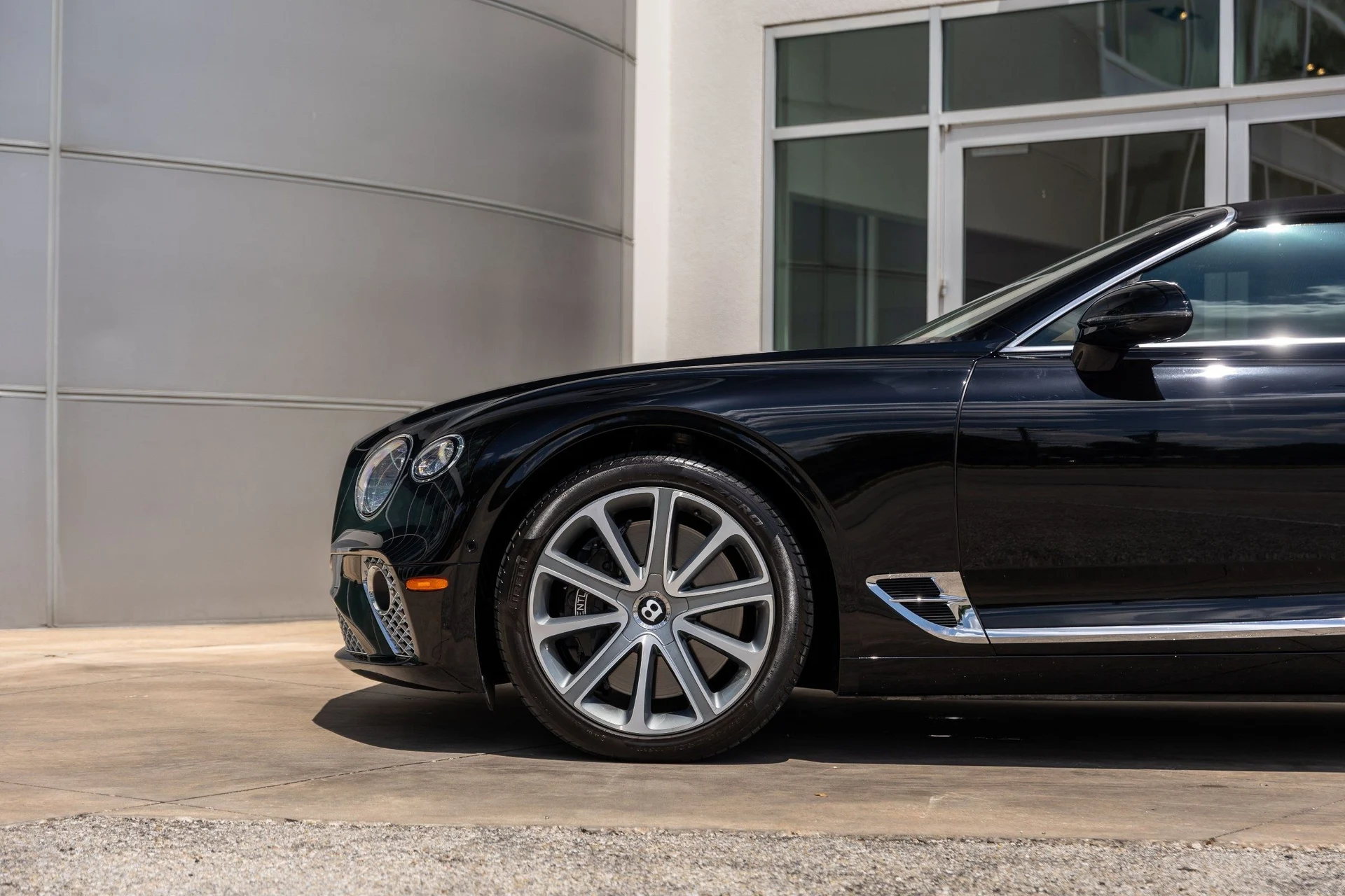 mph015_3226750495_Hi_Tech_Luxury_Imports_LLC_SCBDG_4_ZG_6_NC_091269_image_15_4b8874055f