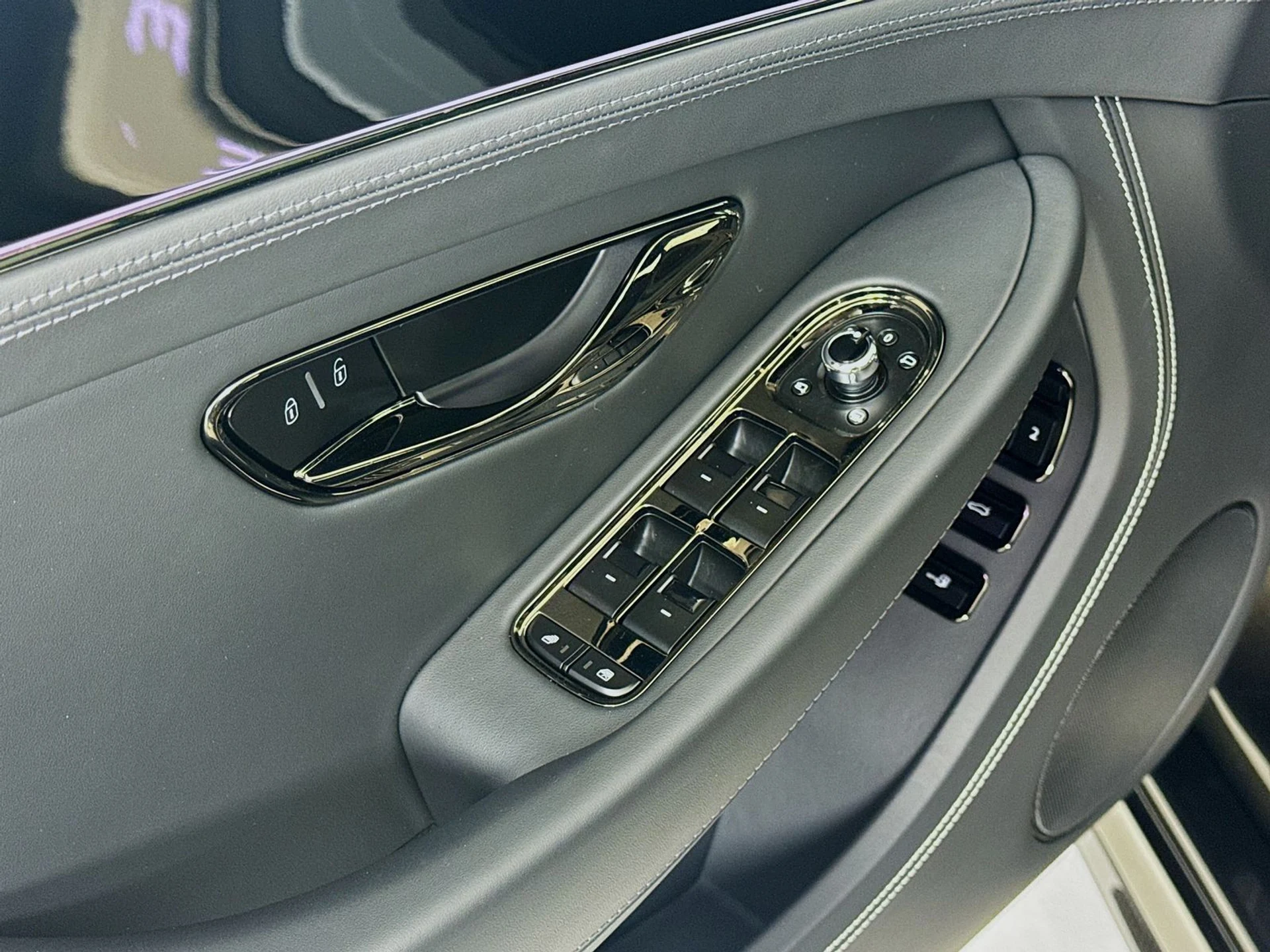 mph015_3227893661_f50114b3388e8b4392f7f09bf796ecc7x_95f466cb1f