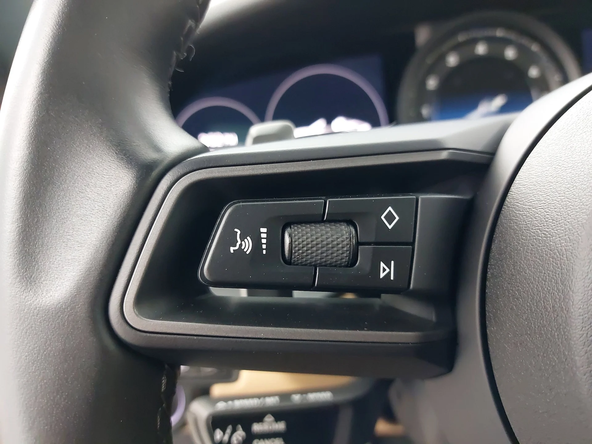 mph015_3230602199_1b02db021d5f3482ebffc515ff279c10x_6061d495db