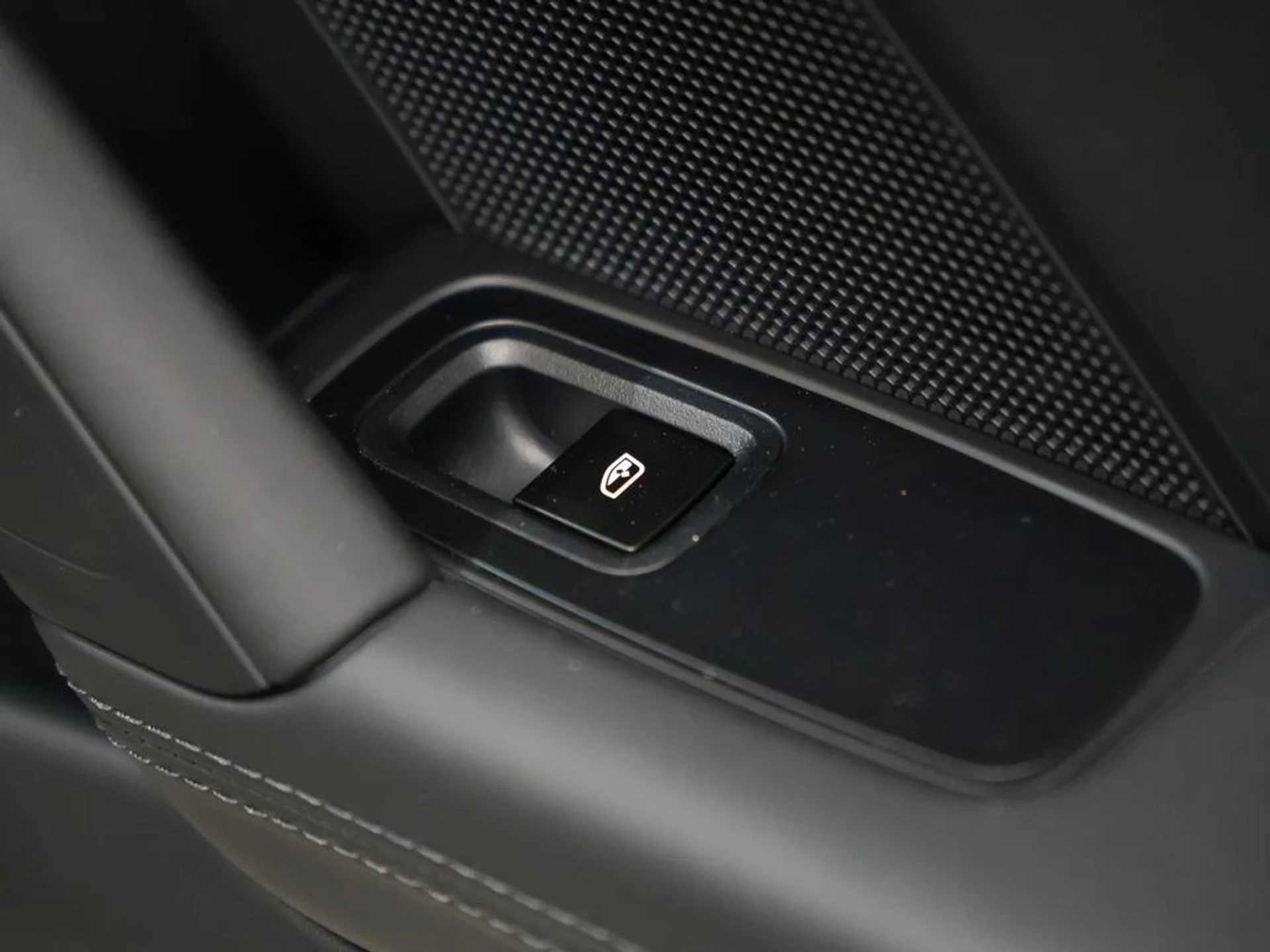 mph015_3231643875_wnbk6_w_Xr_V6_B3py_Ri7_Evd_Y2nv_Lw_059f4704d4