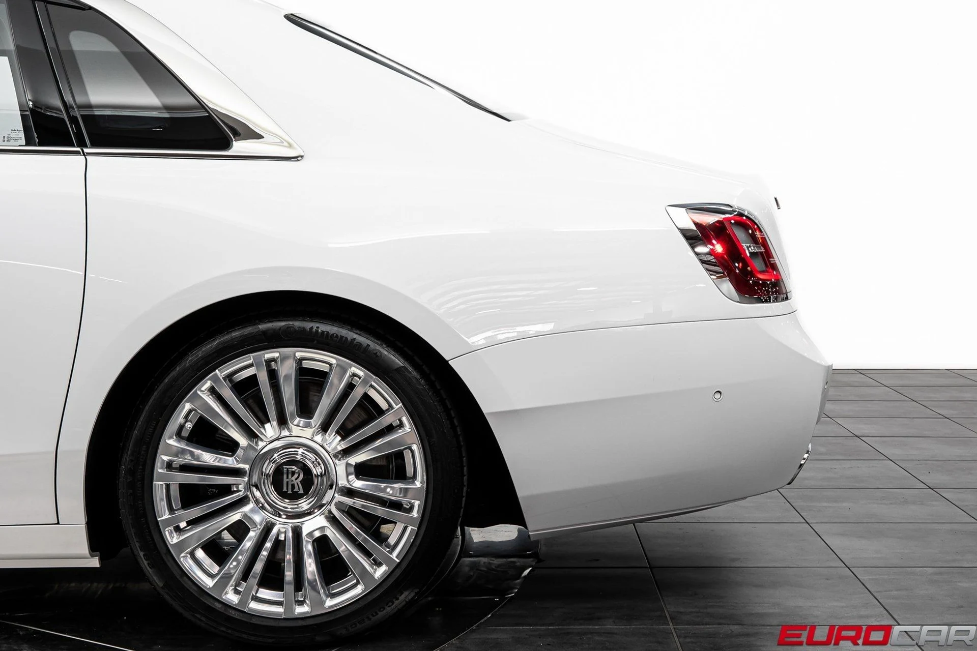 mph015_3233397247_image_16_0622f2c6b2