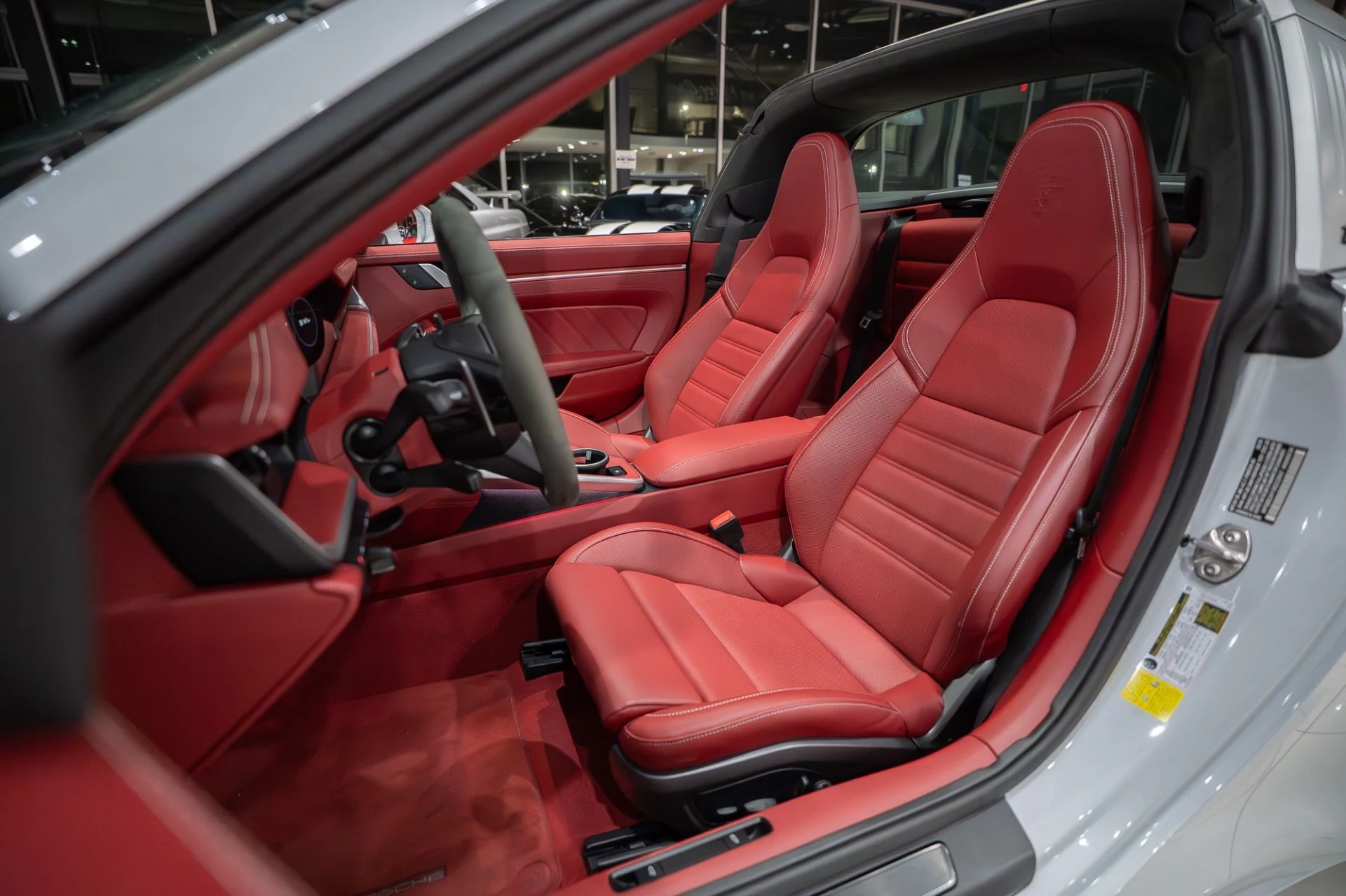 mph015_3235430421_11869_p16_l_3393060470