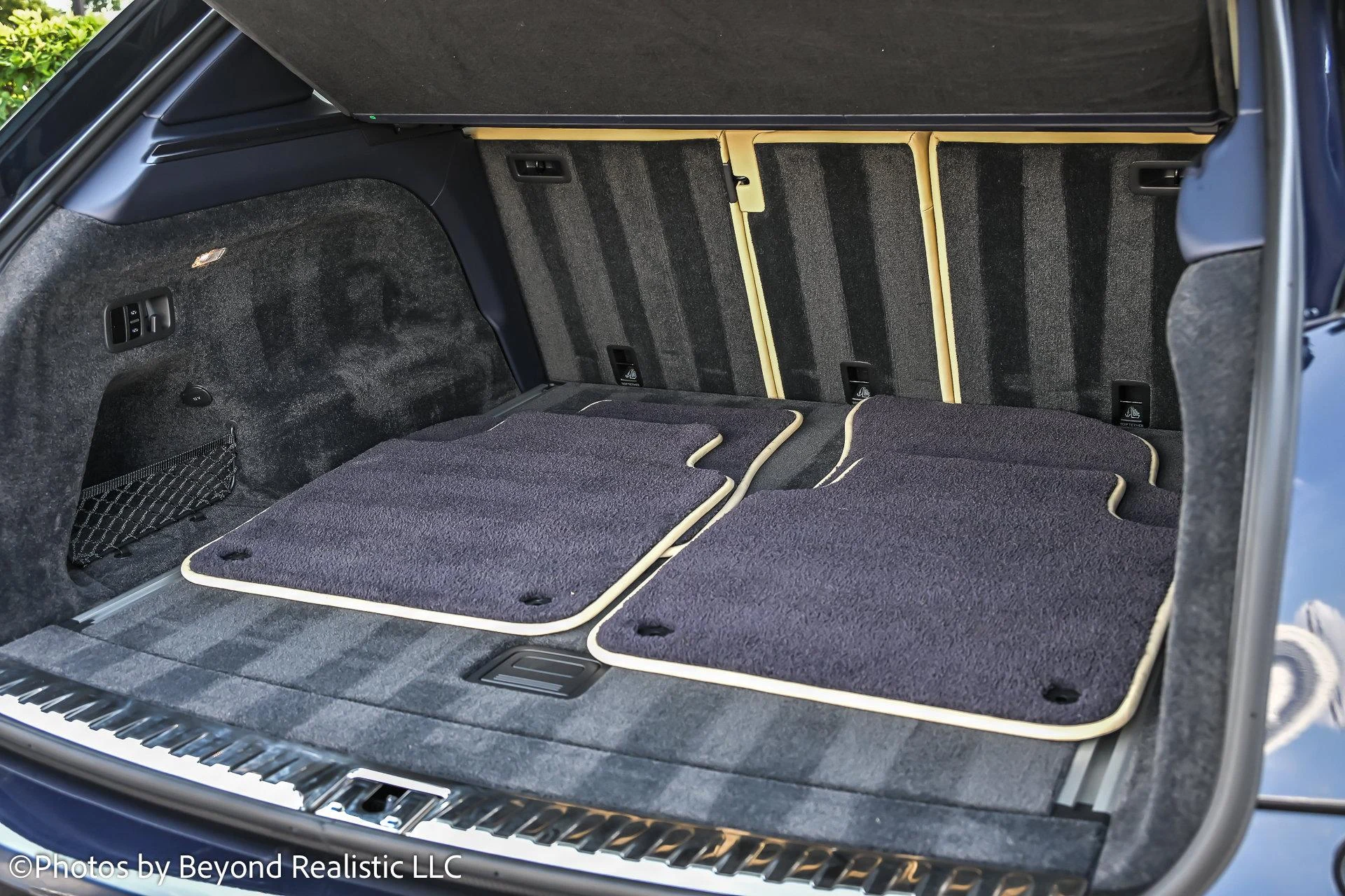 mph015_3238254015_Used_2023_Bentley_Bentayga_EWB_1769853177_4fadd8fc08