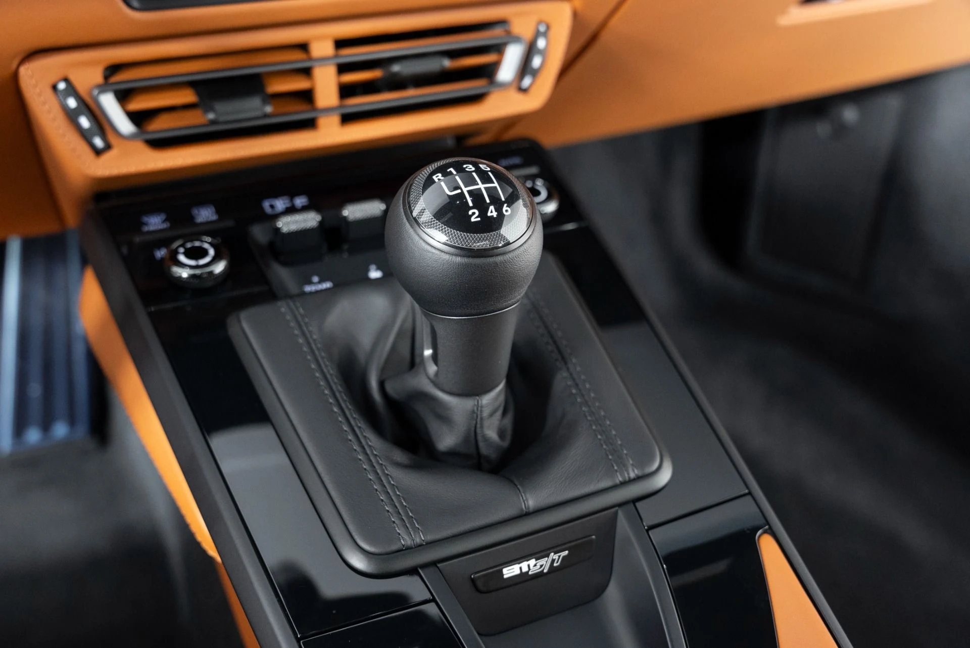 mph015_3241044406_Used_2024_Porsche_911_ST_1764024904_ec26c02bc0