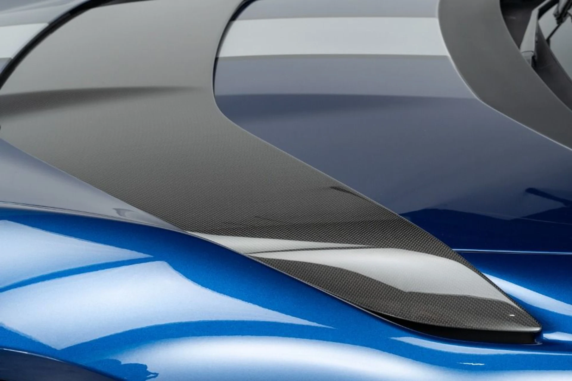 mph015_3248786621_Used_2022_Ferrari_812_Competizione_258d887f90