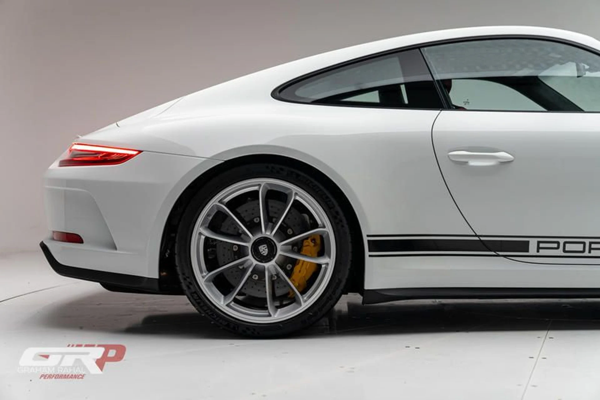 mph015_3261077799_26_EF_8_C99_182_A_4_E4_E_869_B_2_F5_D65409708_56a4f68226