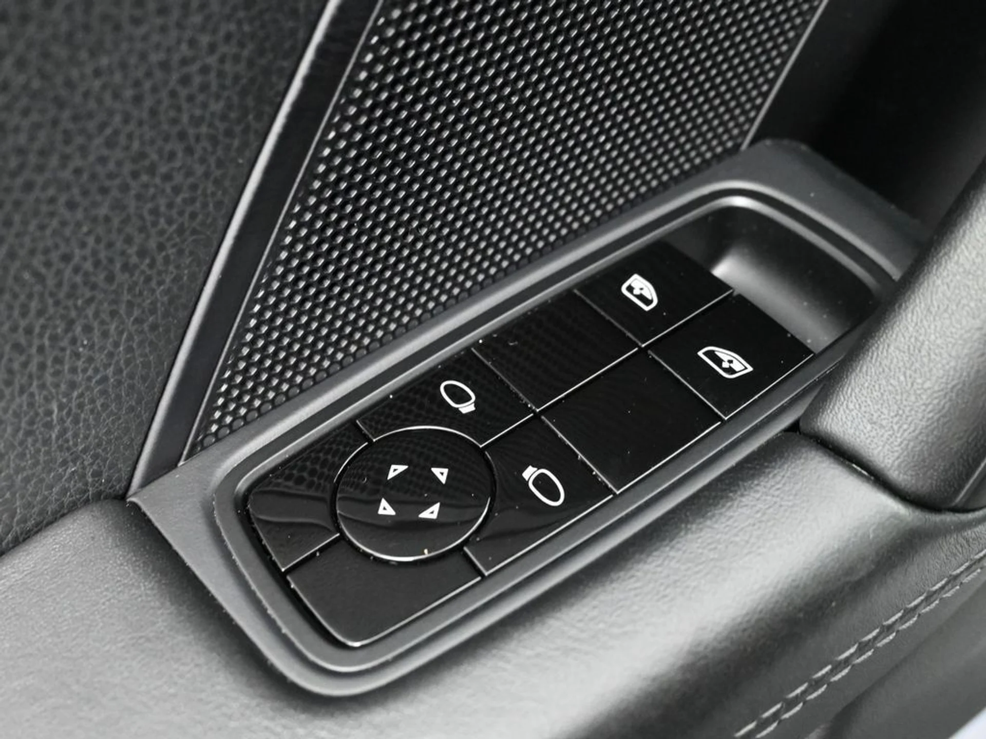 mph015_3264408720_023504129697aaae5658f1b4a2deda01x_e733b87eaf