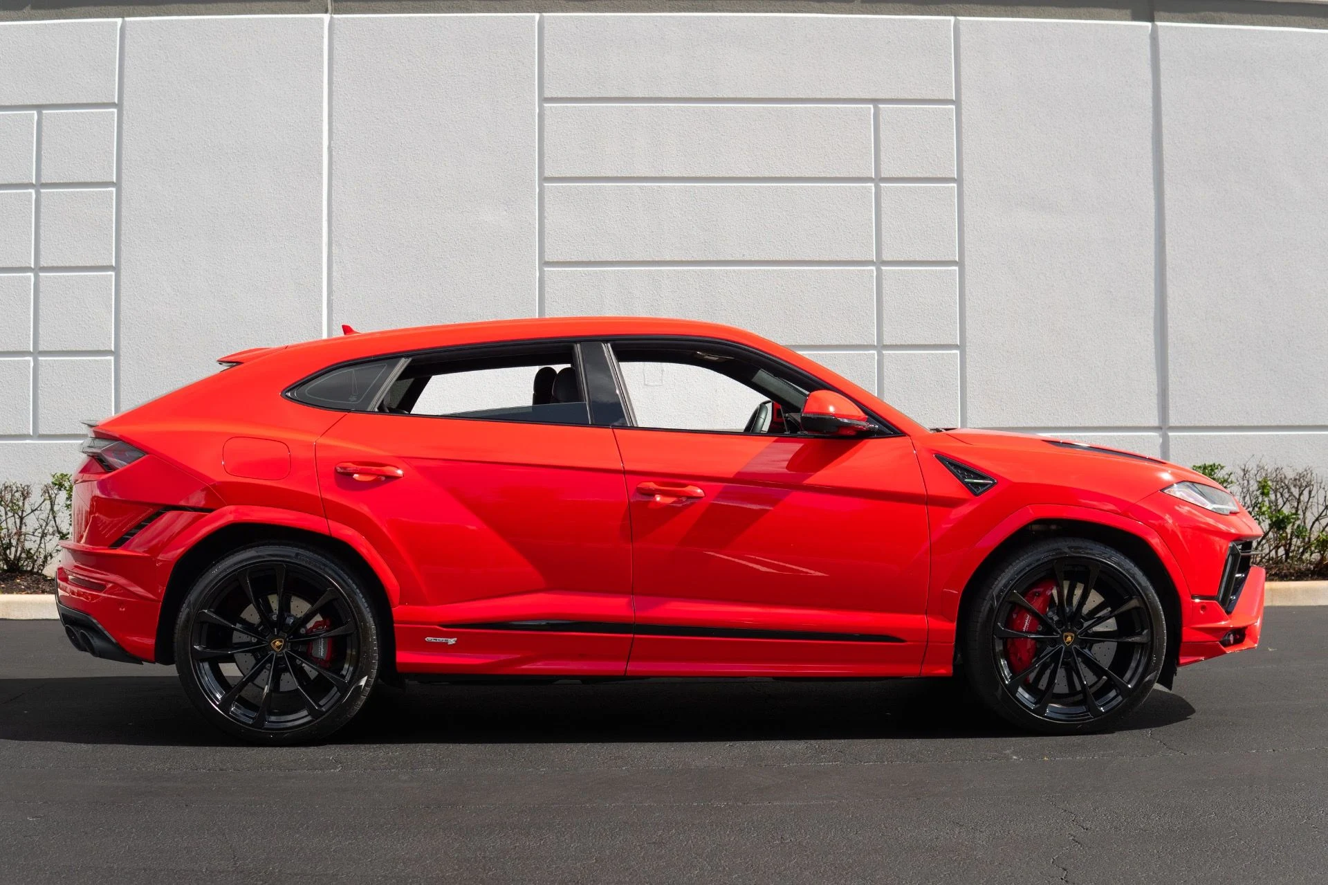 mph015_3264677758_Used_2023_Lamborghini_Urus_S_1771018679_fa583cda5f