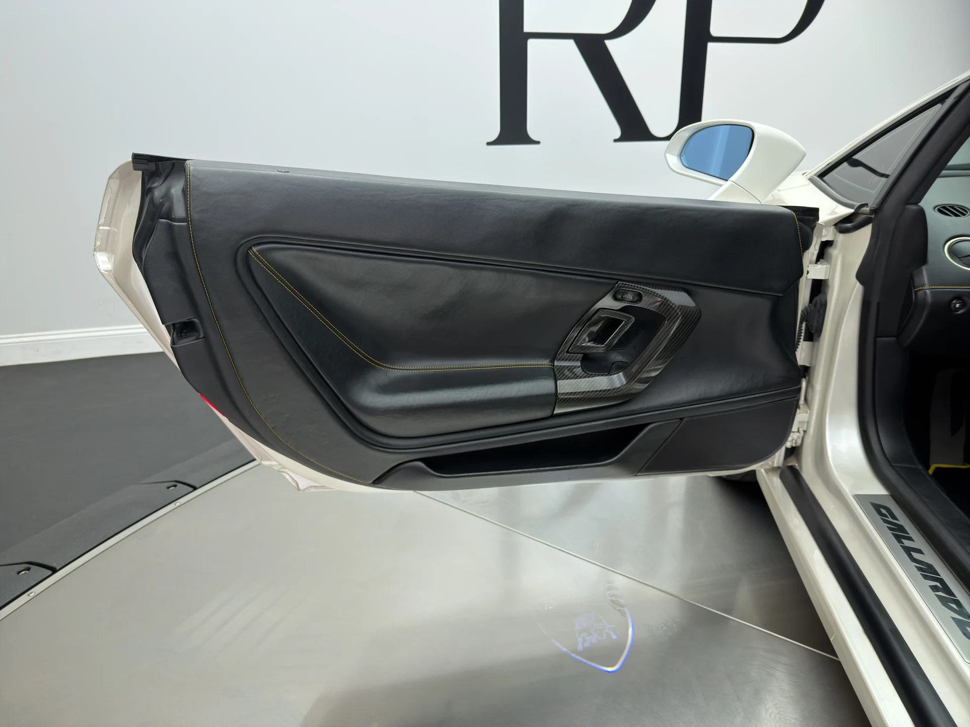 mph015_3265767457_CB_3916_interior_001_350eed8429