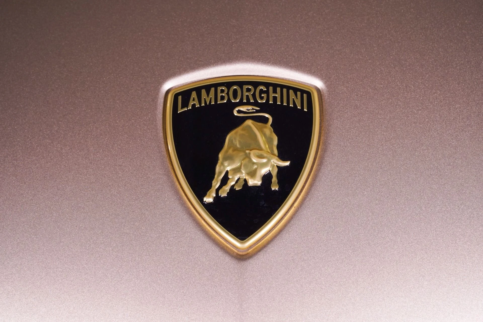 mph015_3267499719_New_2025_Lamborghini_Urus_SE_1760546731_d861eb26a4