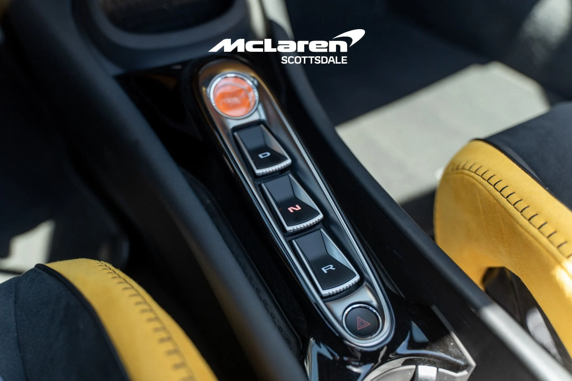 mph015_3275643241_Used_2025_MCLAREN_ARTURA_1780680136_be528d8fd8