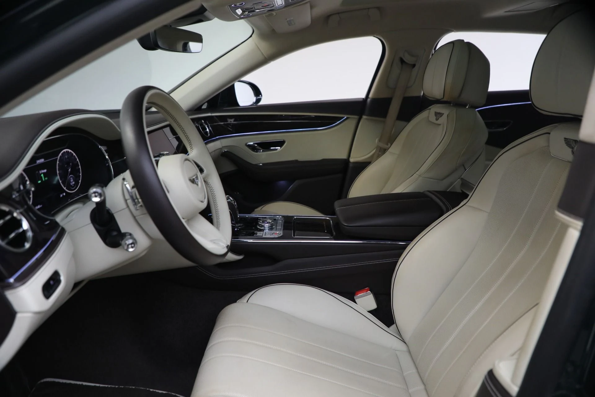 mph015_3285115589_Used_2023_Bentley_Flying_Spur_Hybrid_1770396023_a043ee895f