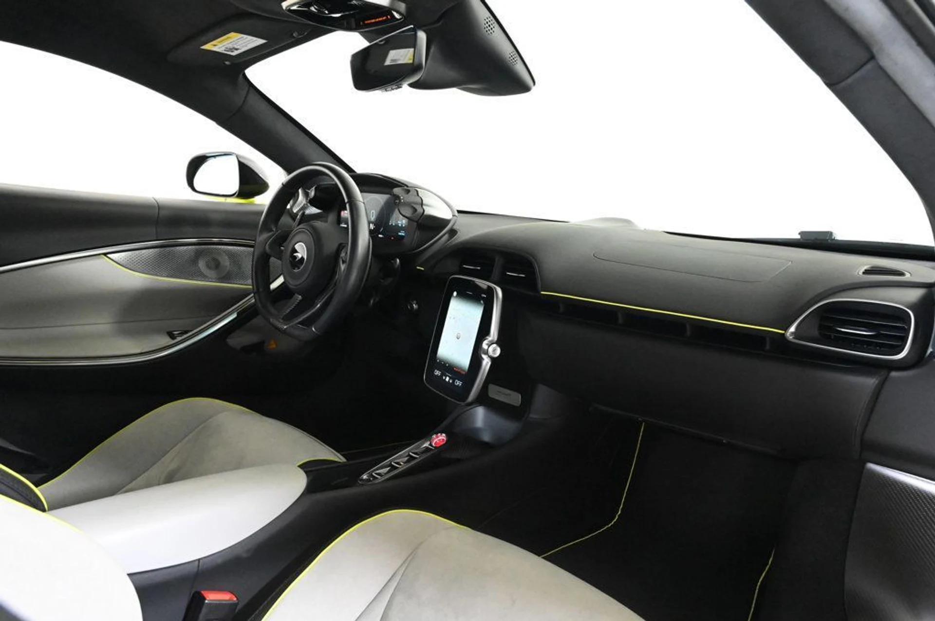 mph015_3289250086_used_2023_mclaren_artura_vision_11350_22967572_15_1024_05ec51b0a8