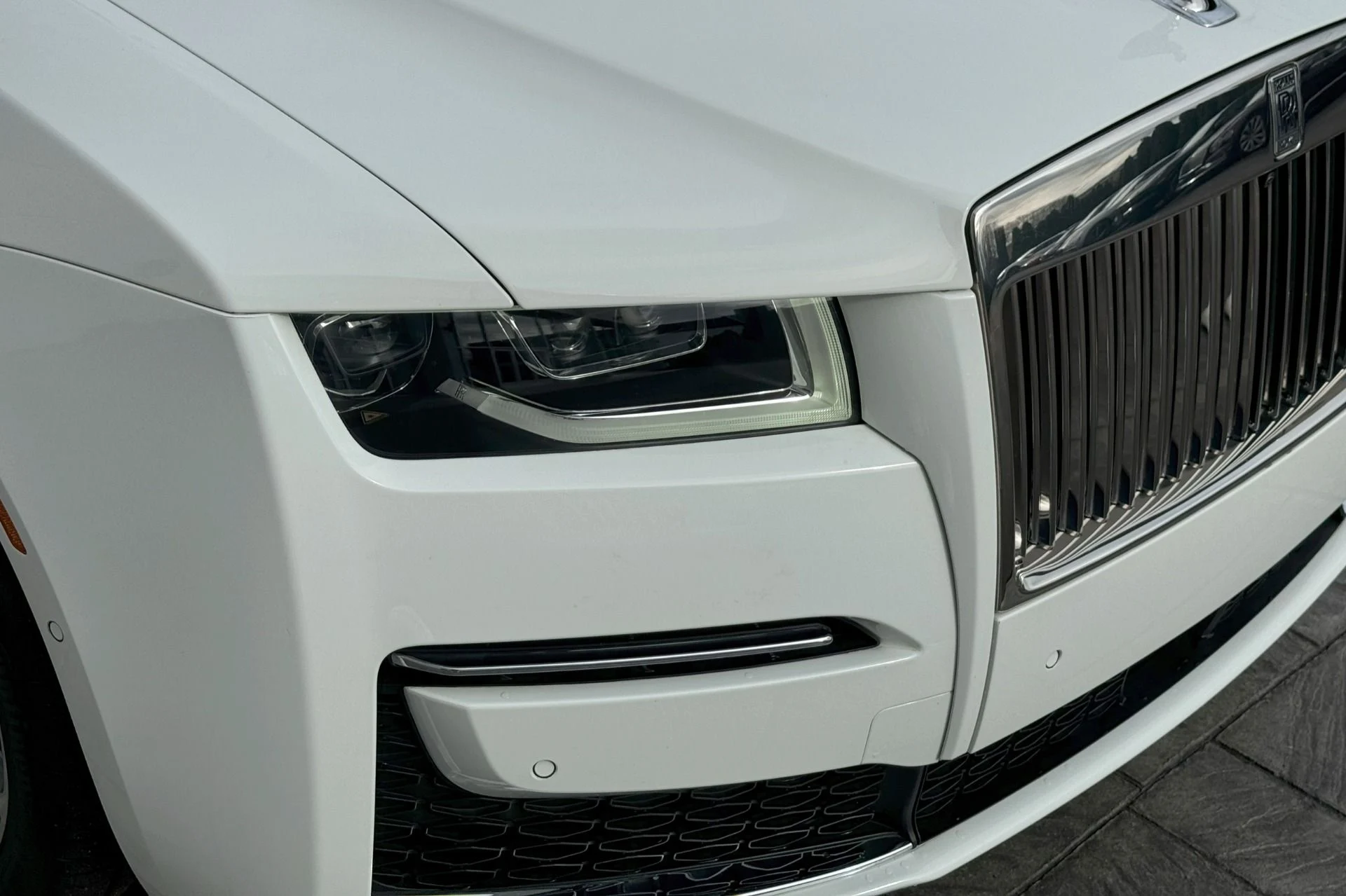 mph015_3293963300_Used_2022_Rolls_Royce_Ghost_1751353922_fbef3d78ae