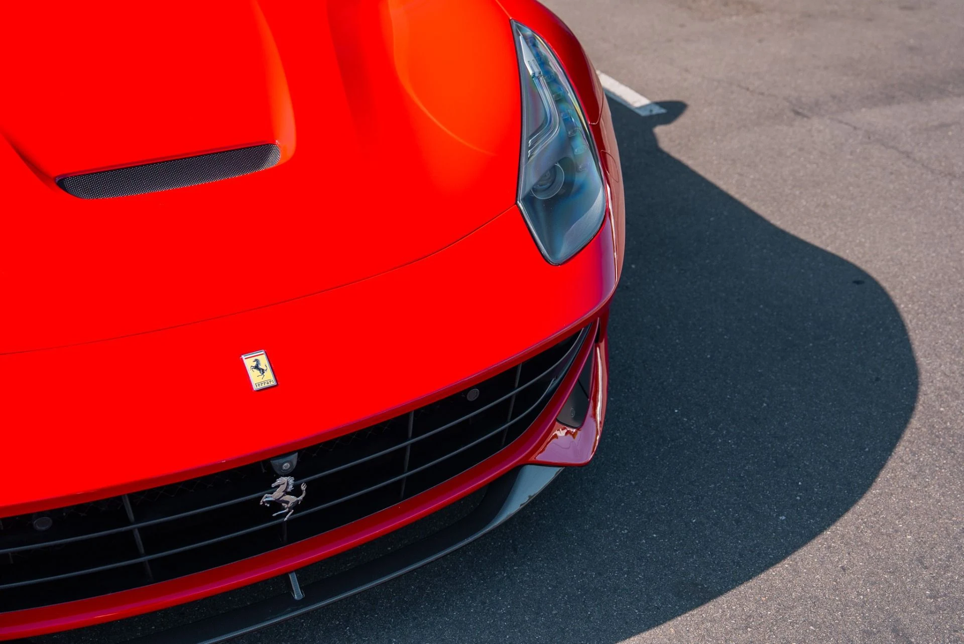 mph015_330040733_Used_2017_Ferrari_F12berlinetta_1762288797_6c6e6cac30