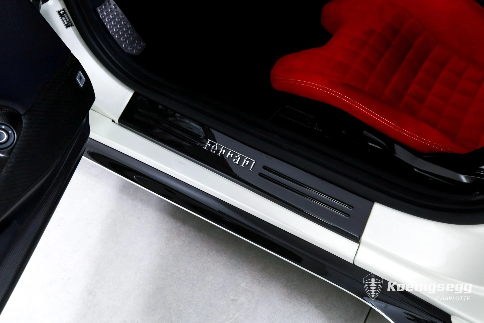 mph015_3310884385_Used_2022_Ferrari_812_Competizione_1783436610_8c10eb7497