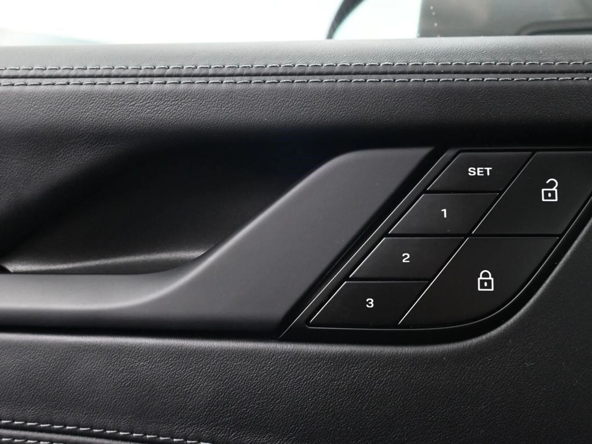 mph015_3311576163_d9a76cc45bf918ff7bef2731c8ed612fx_21f0d5529f