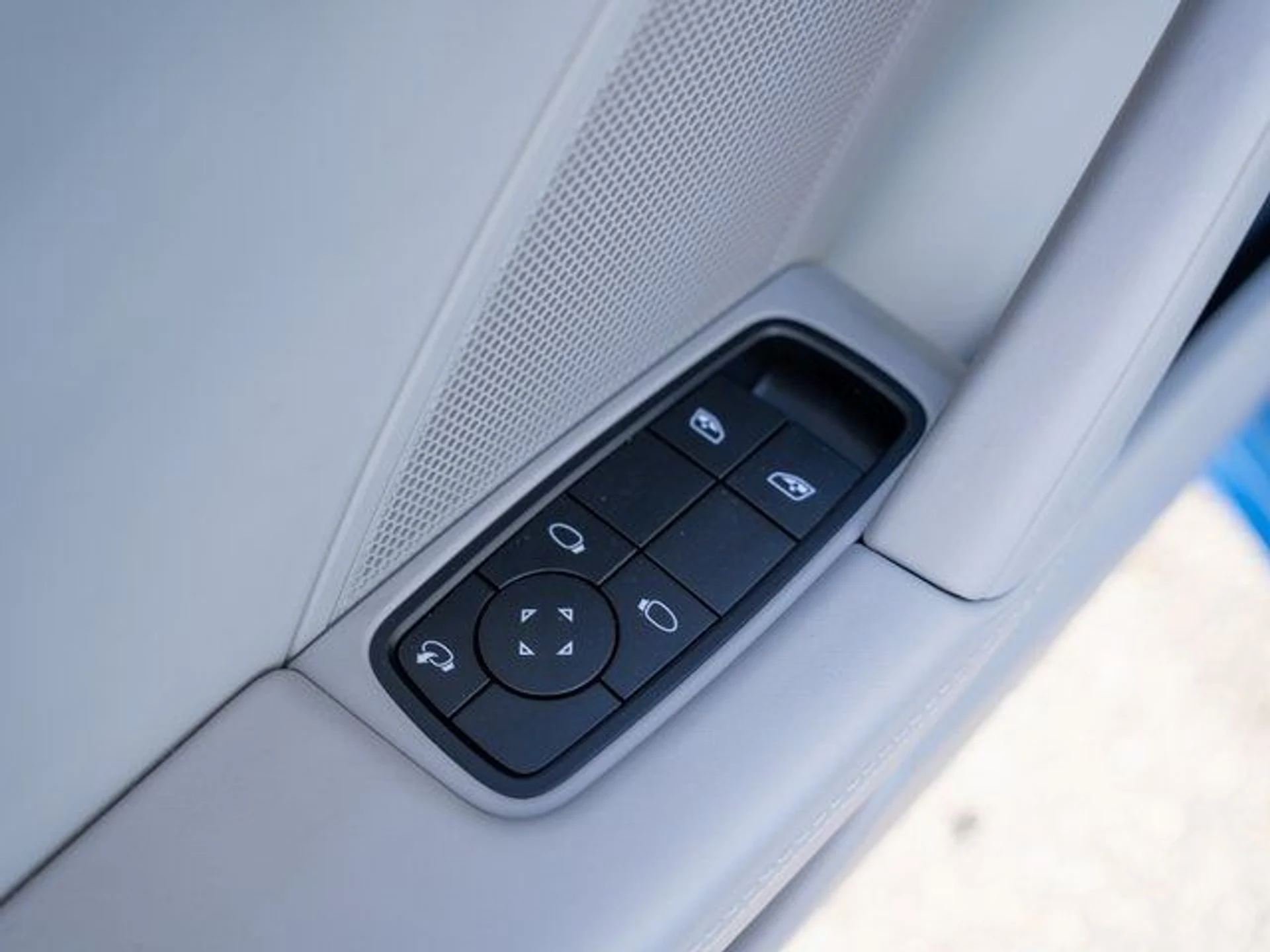 mph015_3311755769_790b00835f2cc67fef0441b97d31ad3e_19a6f35137