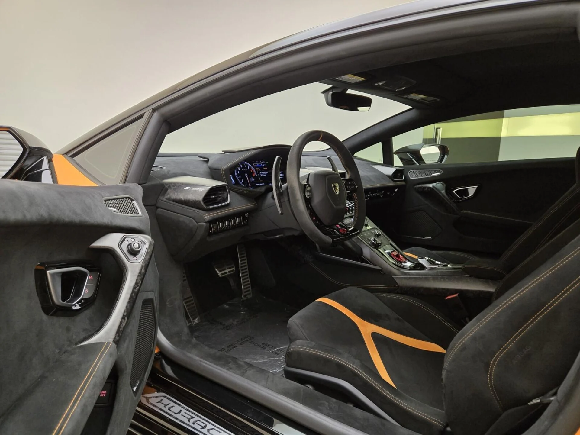 mph015_3313510842_Used_2019_Lamborghini_Huracan_Performante_1753165076_de3179819c