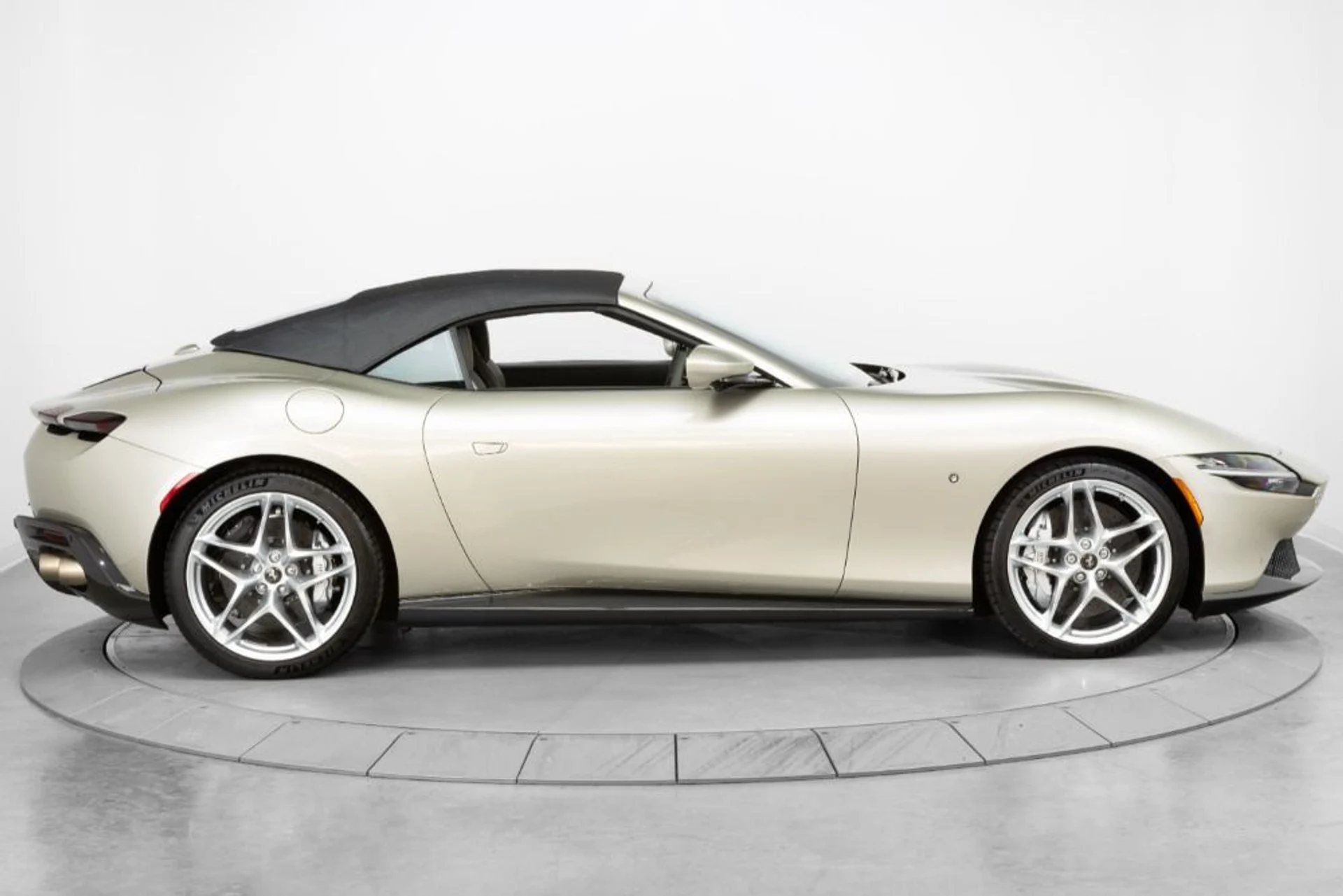 mph015_3319619298_Used_2024_Ferrari_Roma_Spider_946d2bb31d