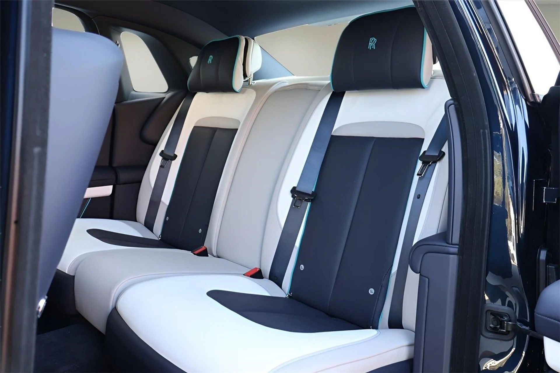 mph015_3324919892_16_11184c2880