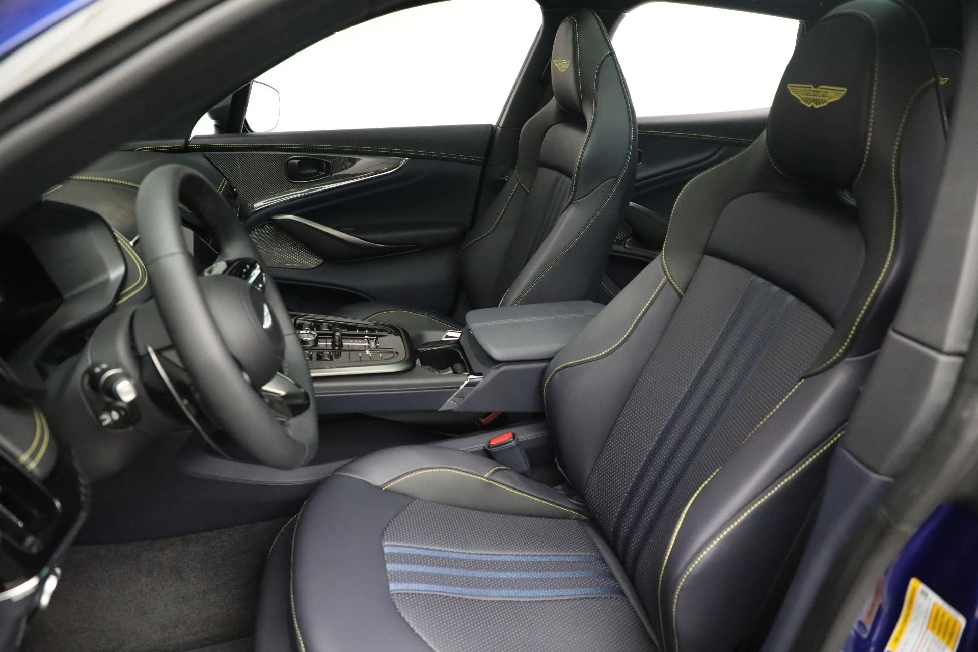 mph015_333029358_New_2025_Aston_Martin_DBX_707_707_c4c022db70