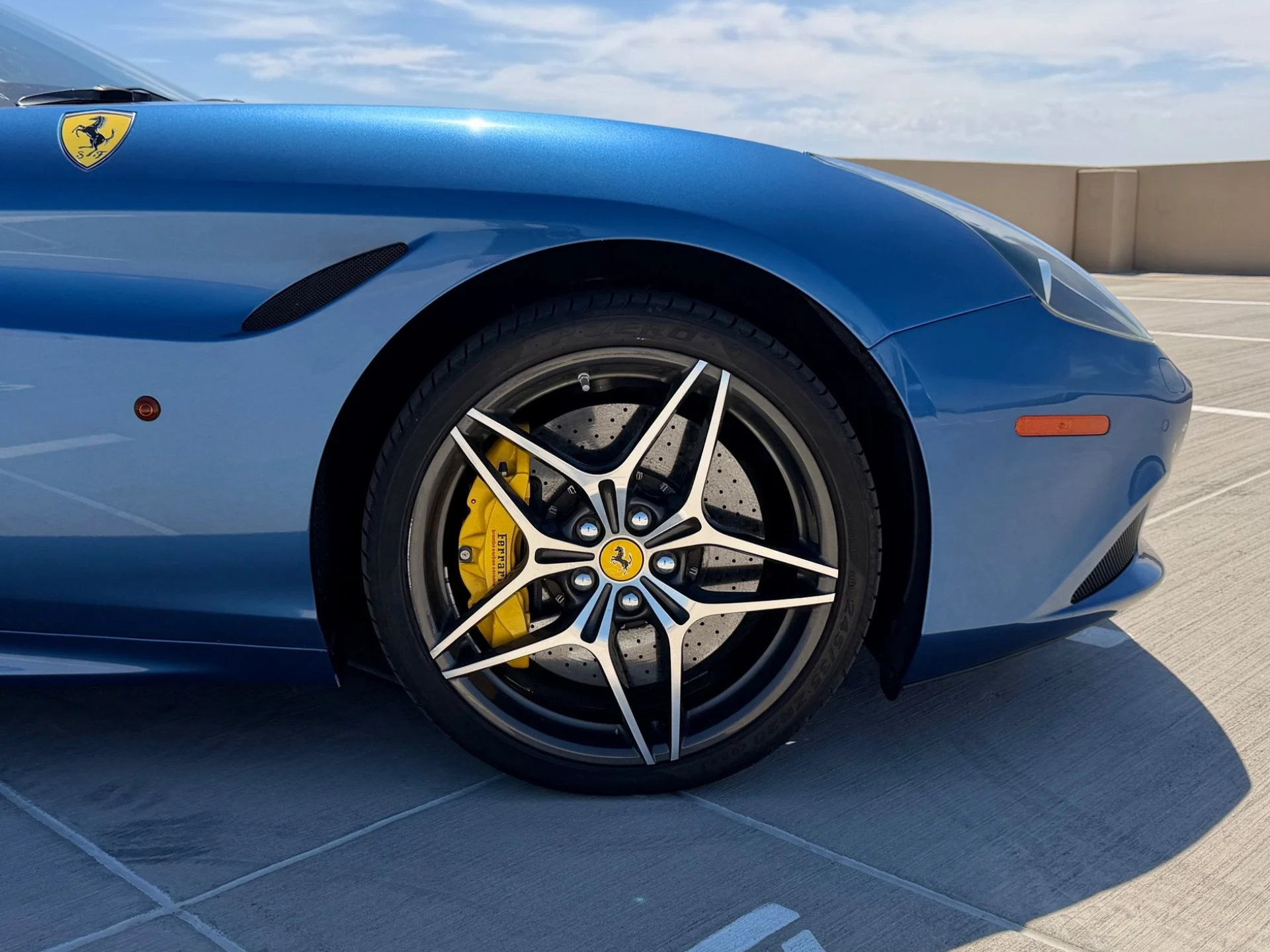 mph015_3331382766_Used_2015_Ferrari_California_T_1787790993_80c0659c3f