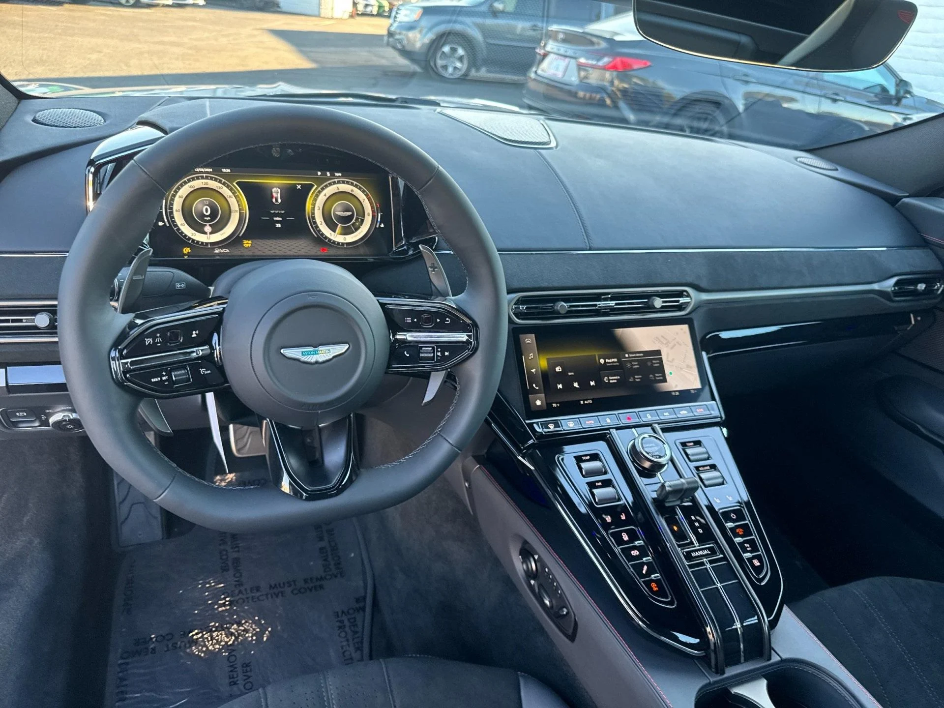 mph015_3332745946_Used_2025_Aston_Martin_Vantage_1747424224_1b0e5a1be3