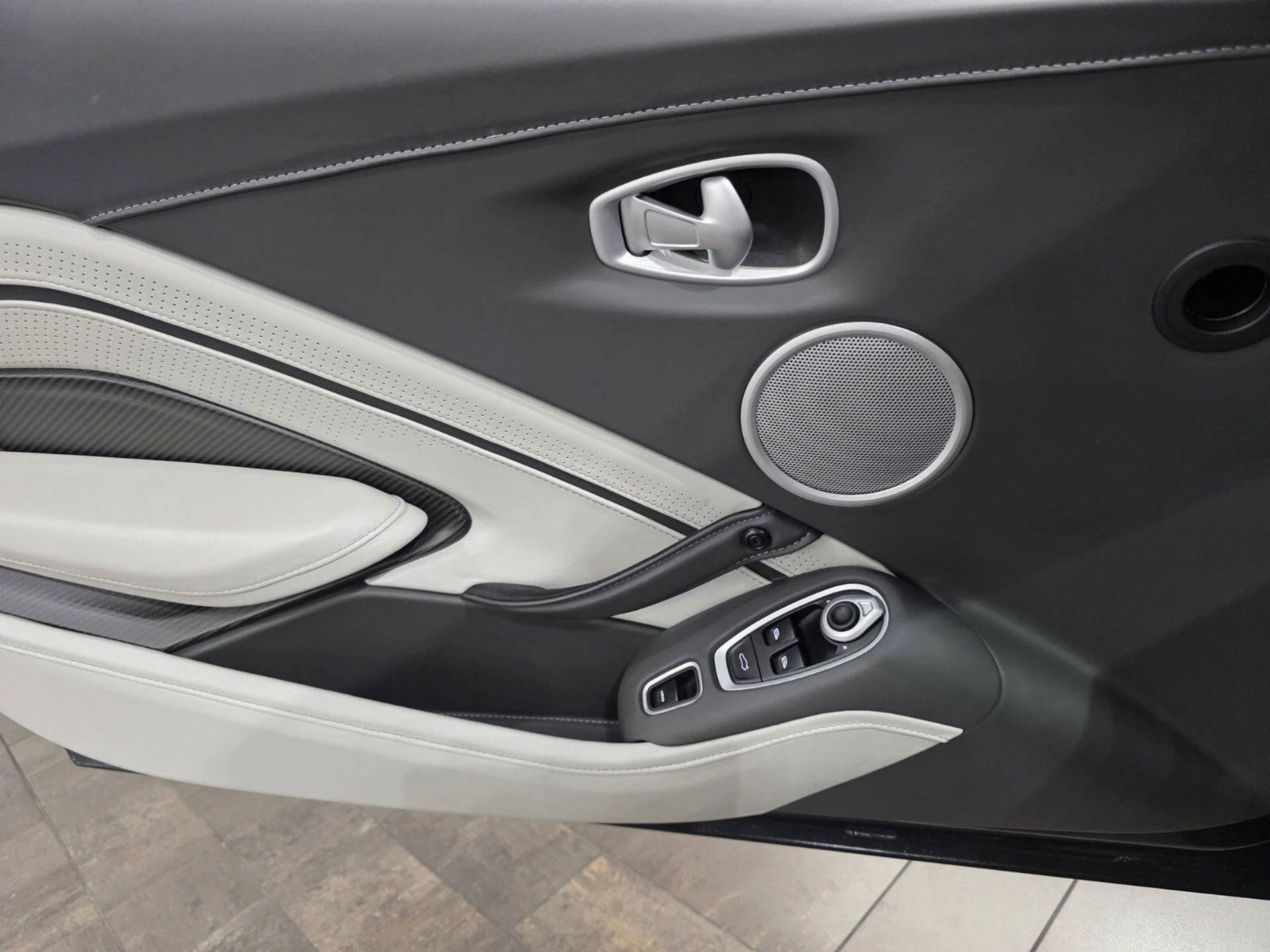 mph015_3335028543_e1ce380a4071f187b6bb9a31f92879d0_b20a147233