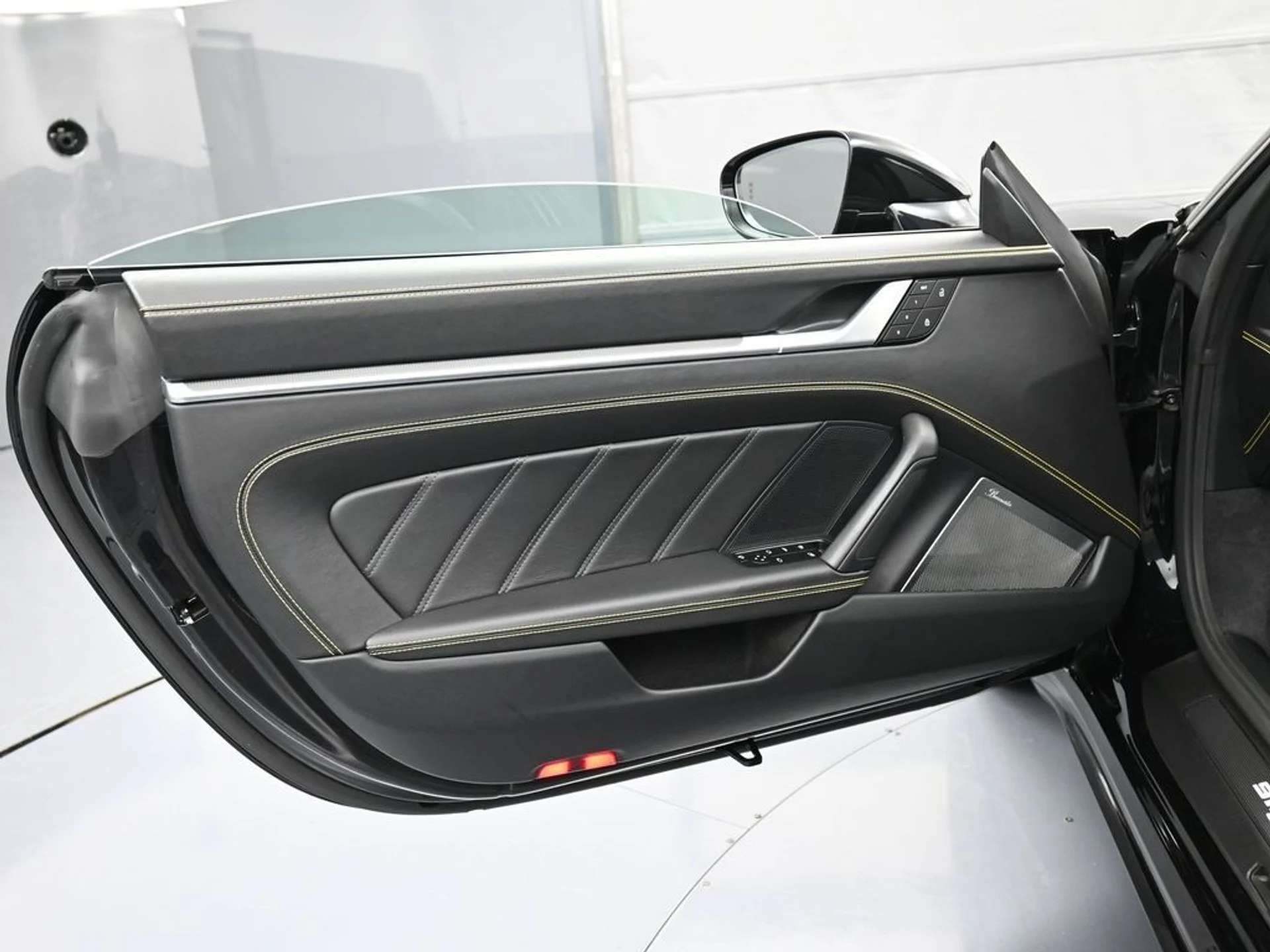 mph015_3336291028_image_15_23c36fb564