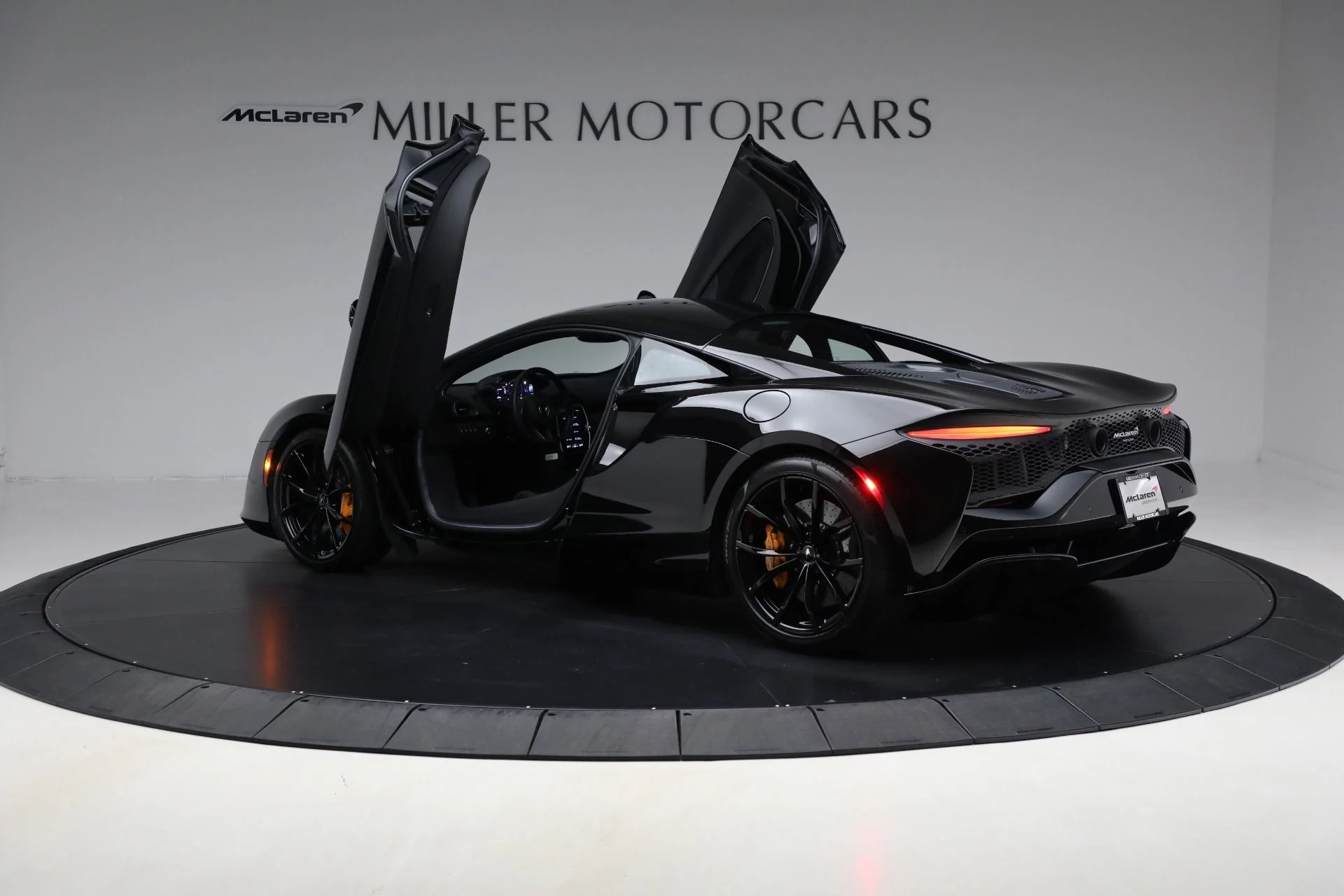 mph015_3337871926_Used_2023_Mc_Laren_Artura_4766147a74