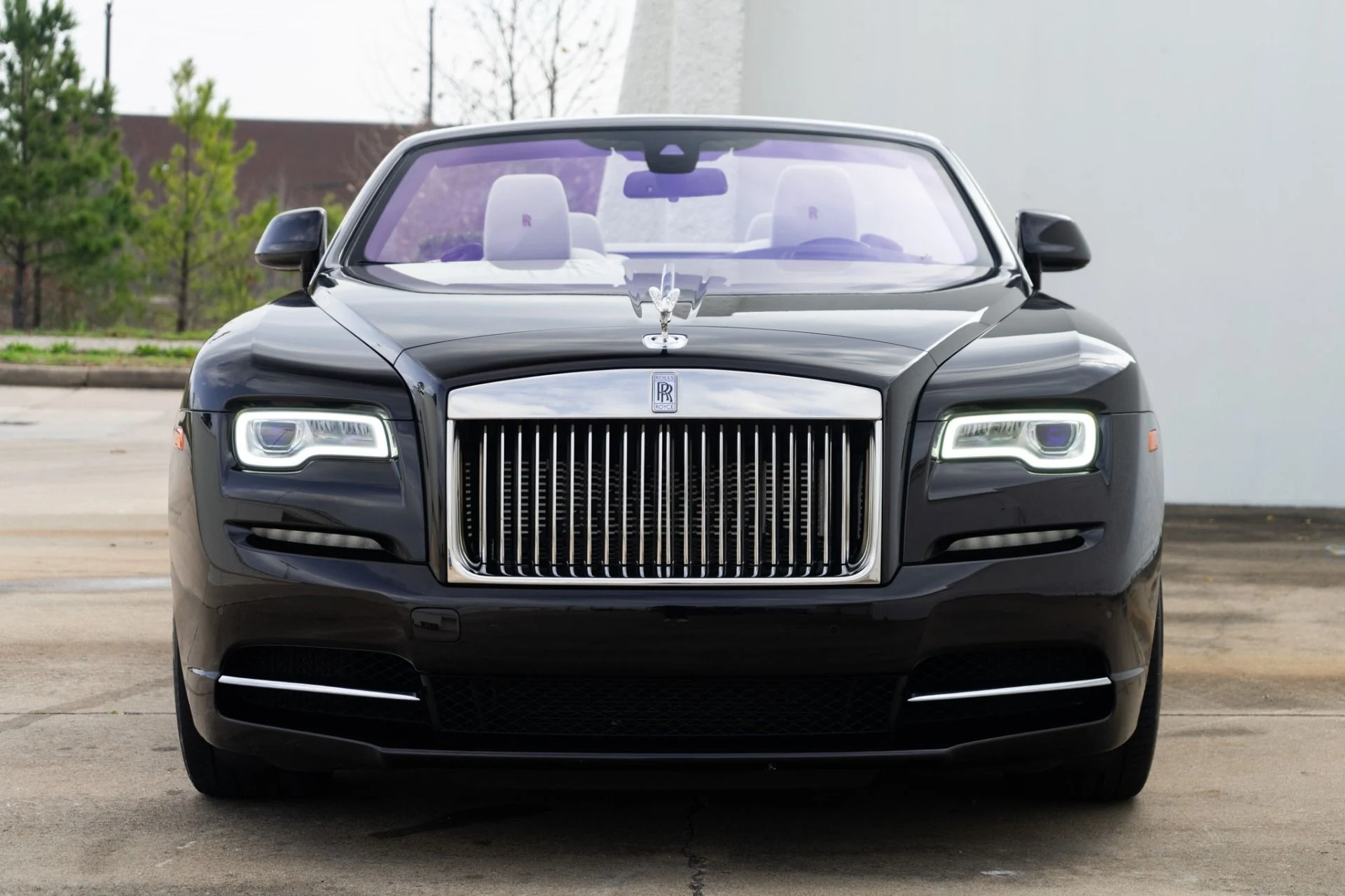 mph015_3338352087_Used_2017_Rolls_Royce_Dawn_1771784248_197db2a4ac