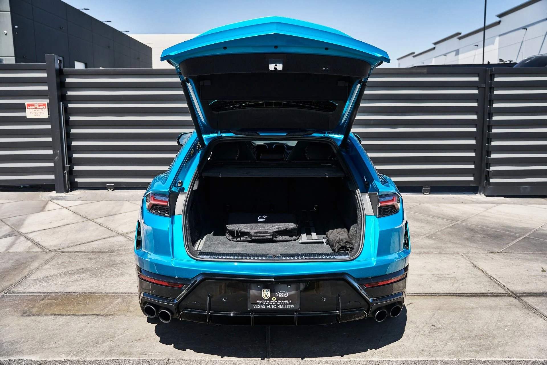 mph015_3339041560_Used_2025_Lamborghini_Urus_SE_1781314184_b4f6a7b545