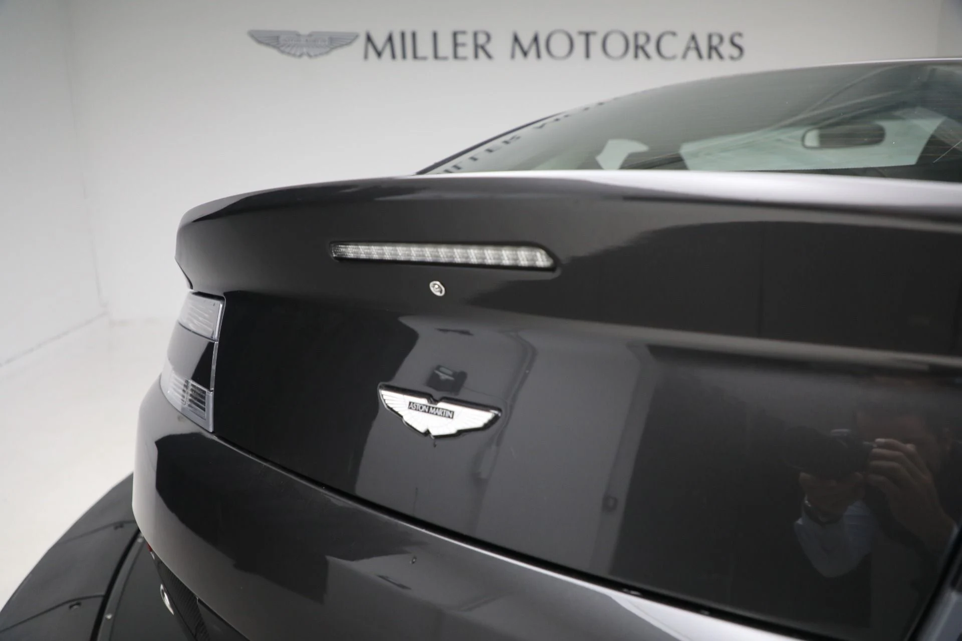 mph015_334140555_Used_2011_Aston_Martin_V12_Vantage_cf4c40e3ee