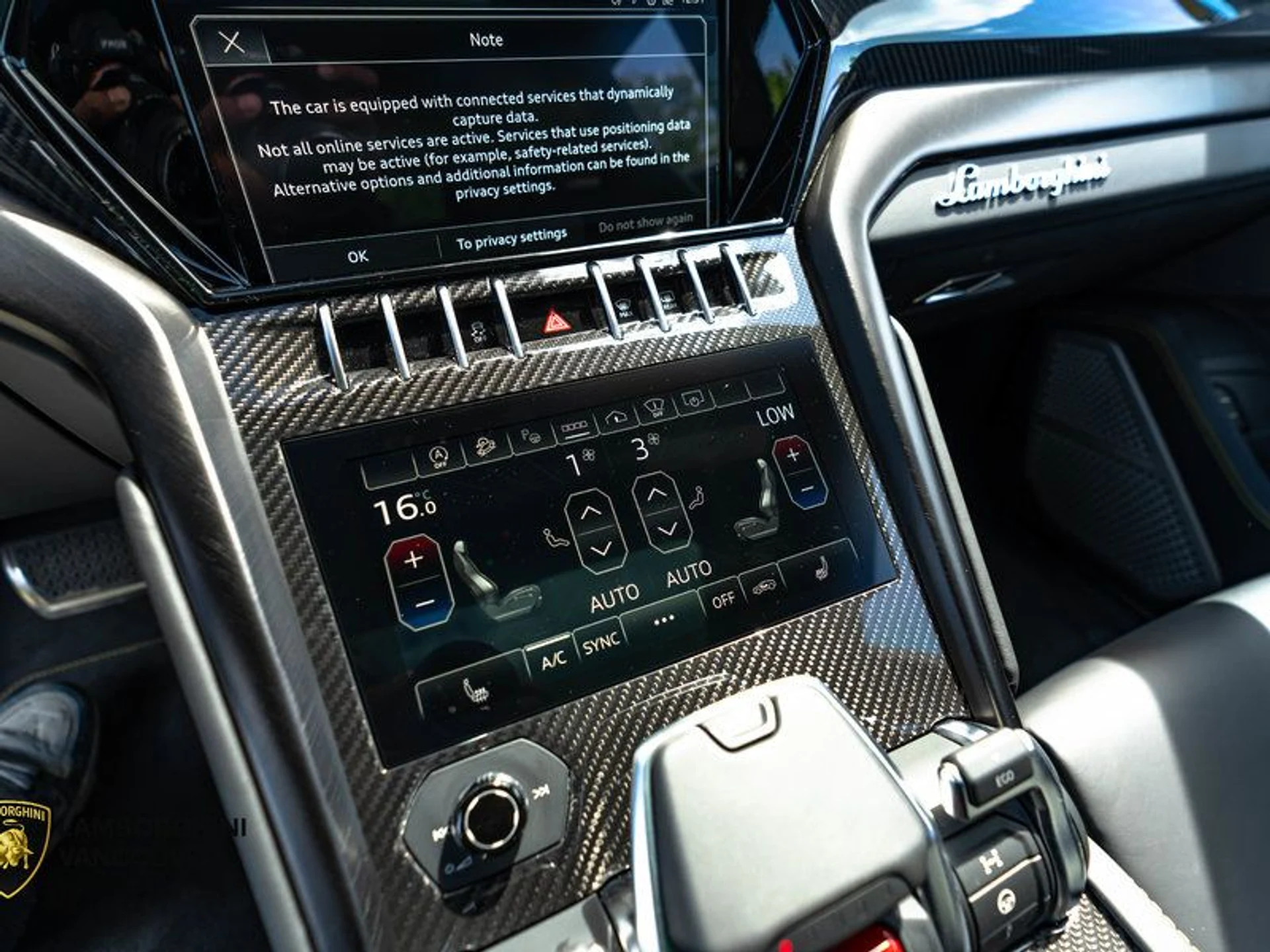 mph015_3344675465_38088919_09465_2024_lamborghini_urus_016_2915891bbb