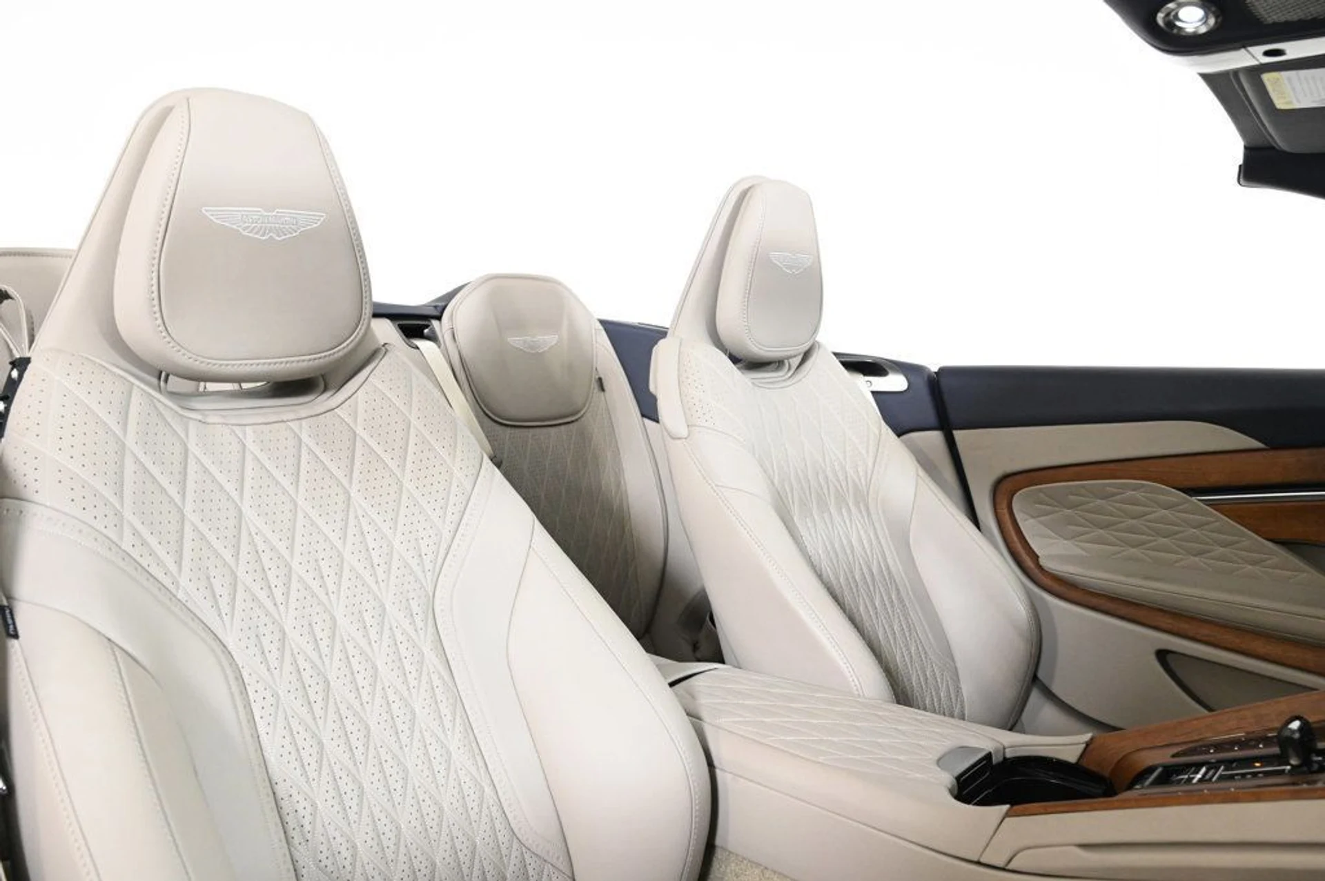 mph015_3346038535_used_2024_aston_martin_db12_volante_11350_22946063_15_1024_58bf812b8d