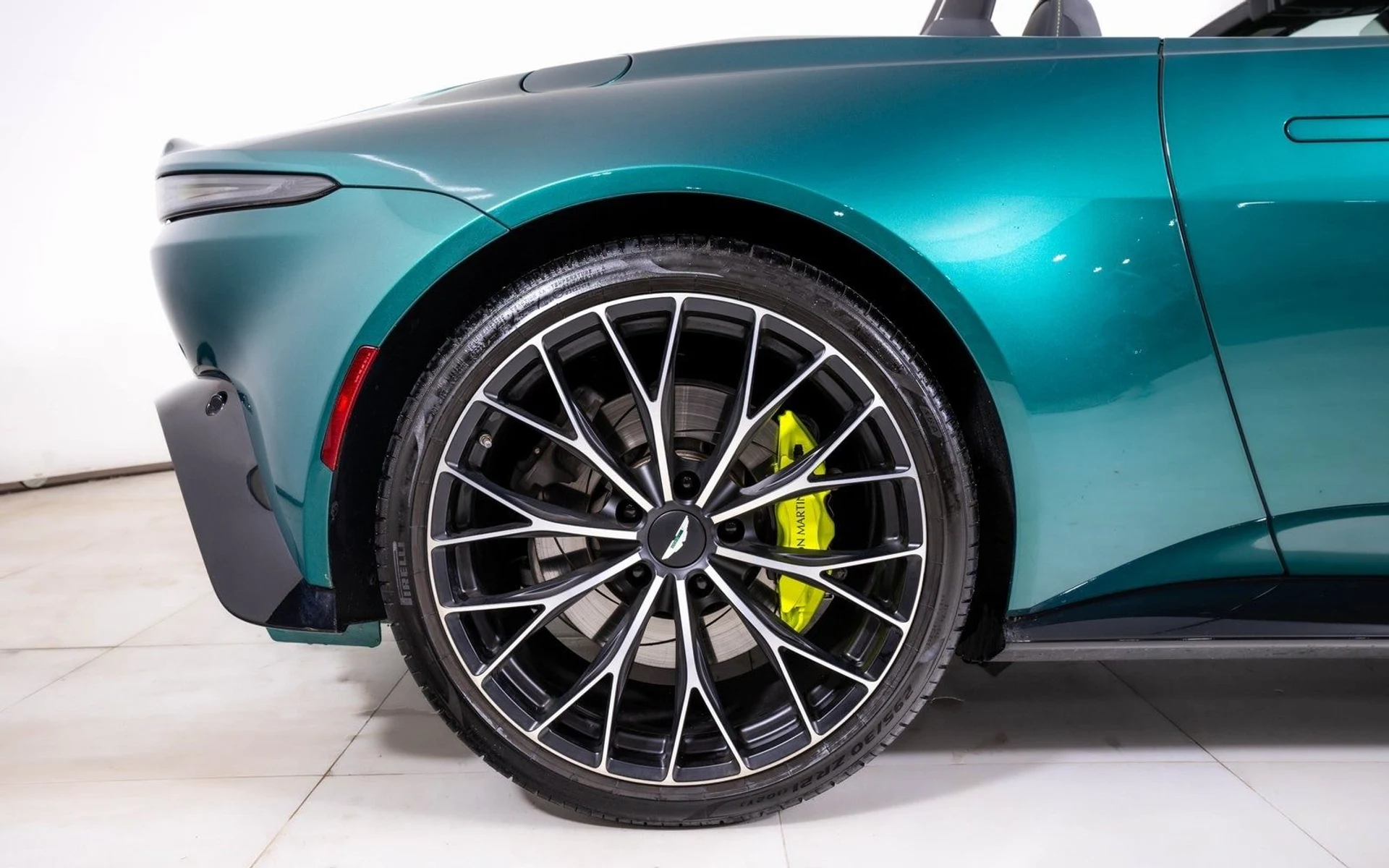 mph015_334651431_d0090b4ed4ac02d5b4a8a1f4ee9ba206x_21a66dac31