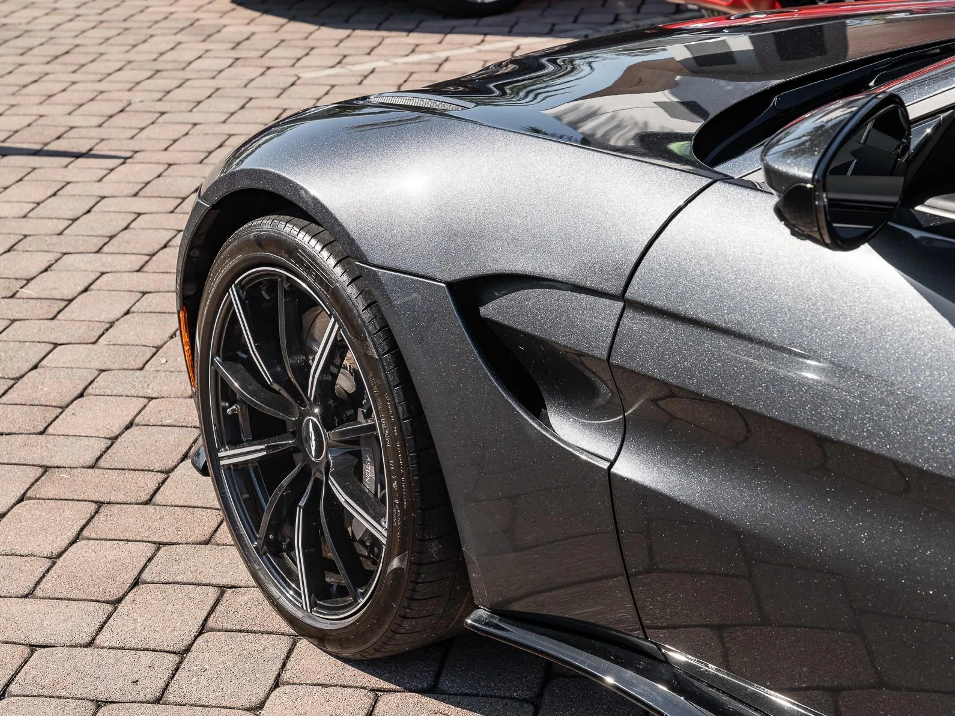 mph015_3350547238_Used_2021_Aston_Martin_Vantage_Roadster_1767733763_d70df4fde8