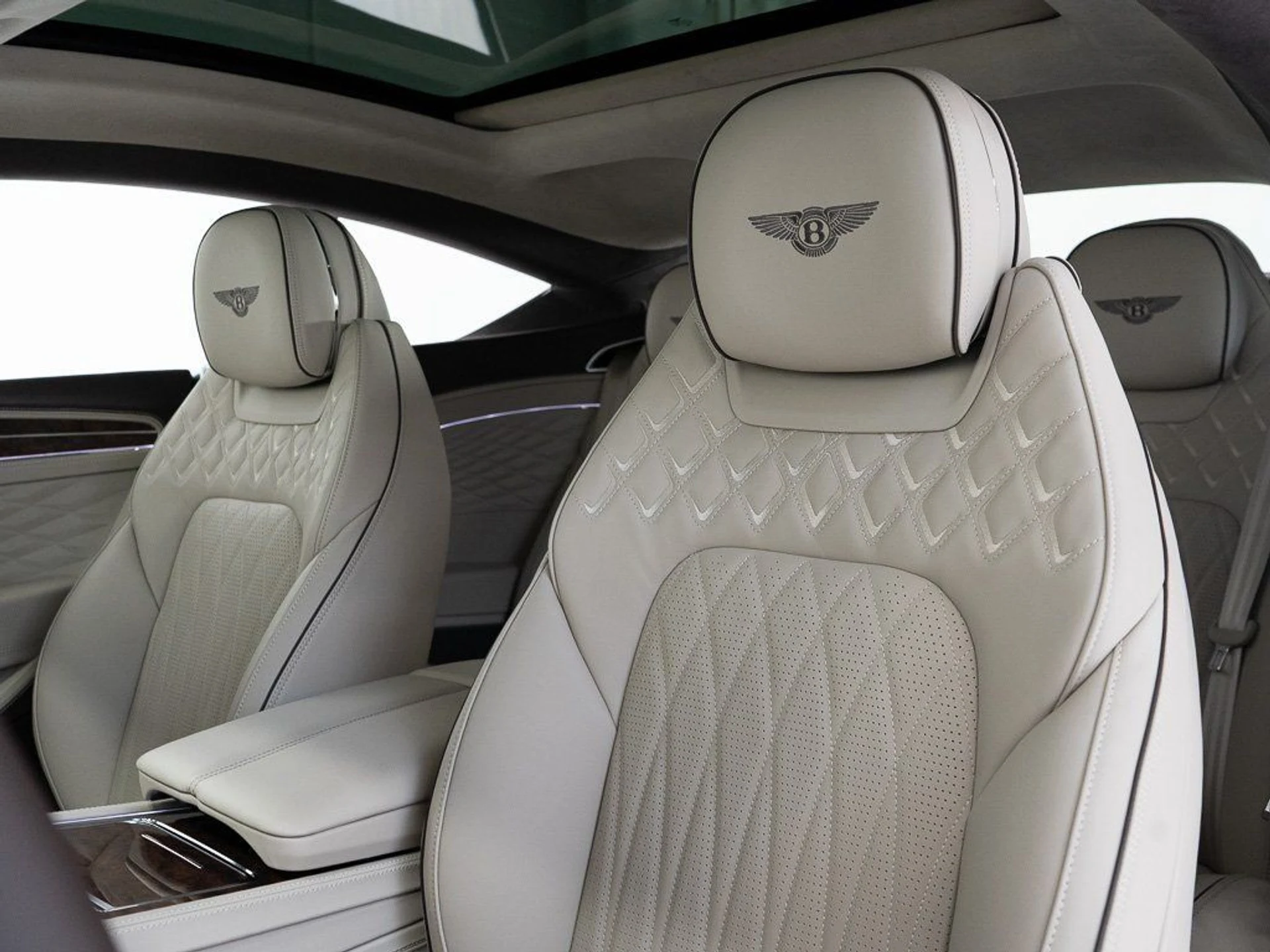 mph015_3353335549_94a6f62a8b02164eaf895bd0659385d2_fc38c8be89