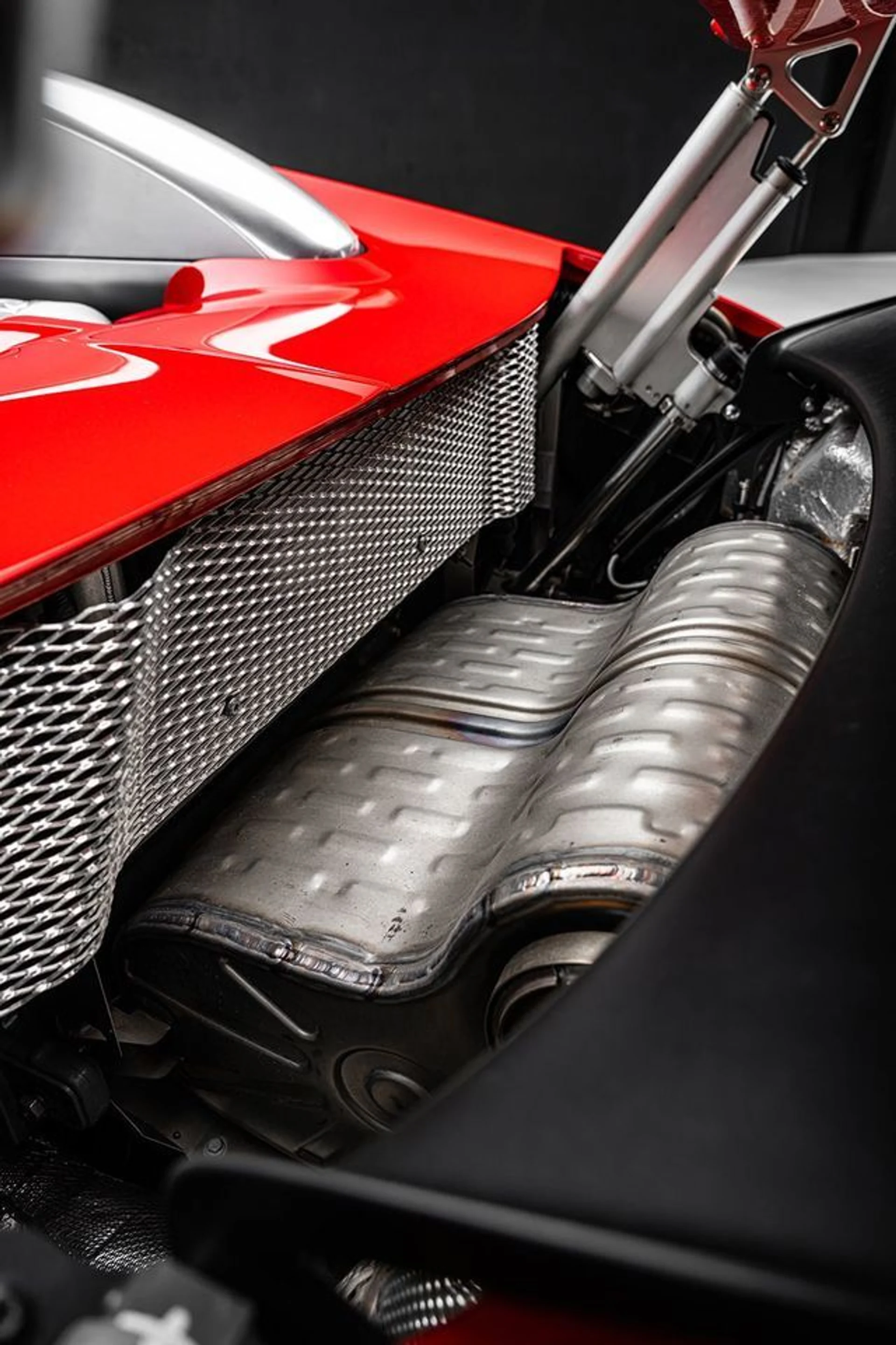 mph015_3353489632_used_2008_bugatti_veyron_9689_23069704_20_640_78a9ad58ef