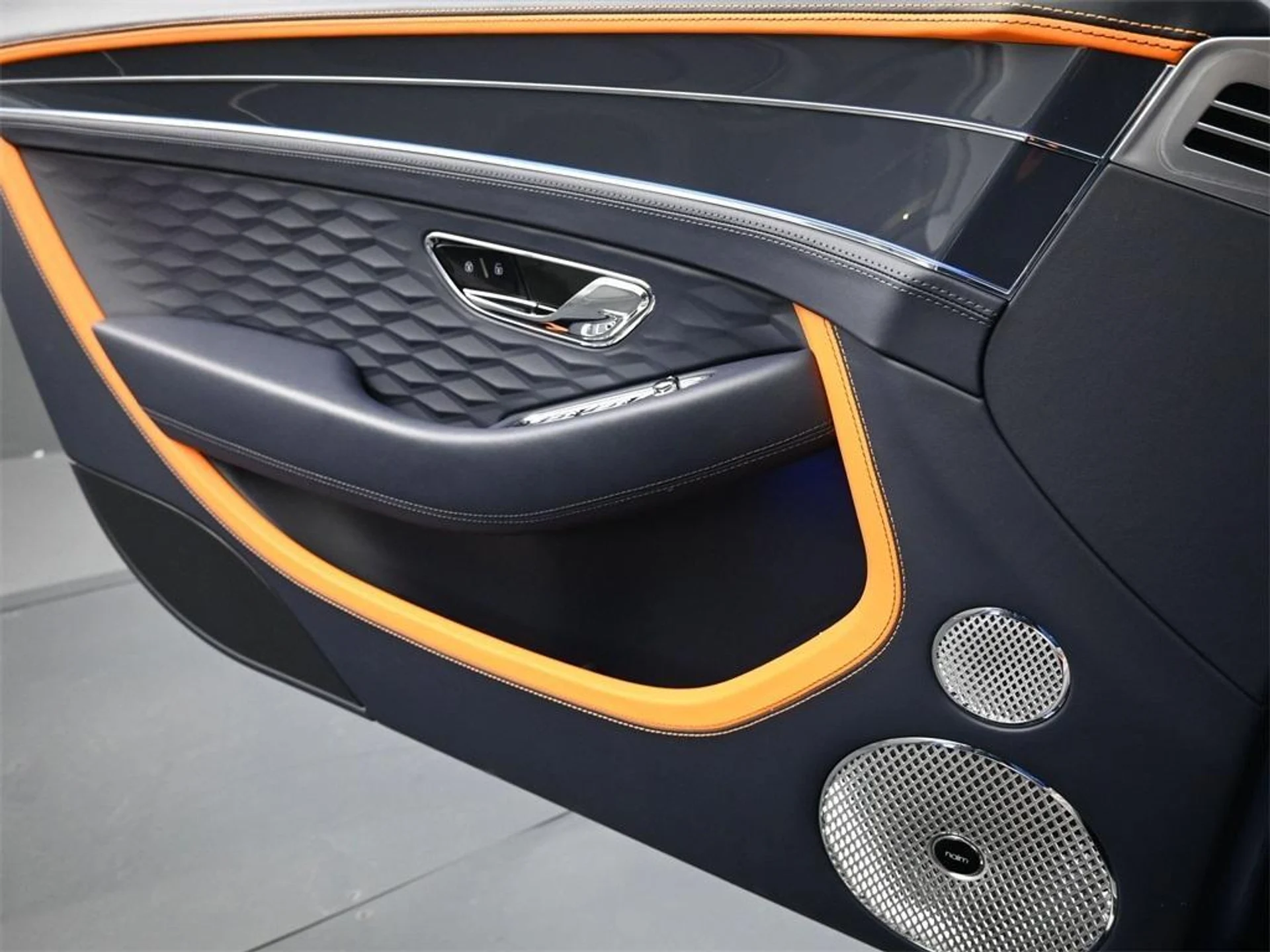 mph015_337194803_Eb3m_Me_M1_Sj5t_R_Jo1_B_Qu_R_El8_Mb_P0_f4f1f219ab