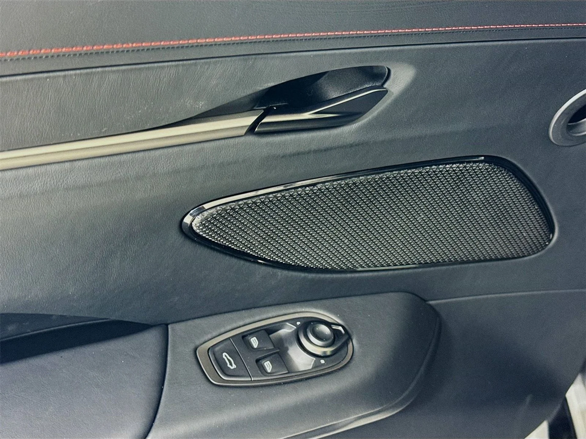 mph015_3372595173_97776dea887db2751f112db714b3a160x_8c20a9aaad